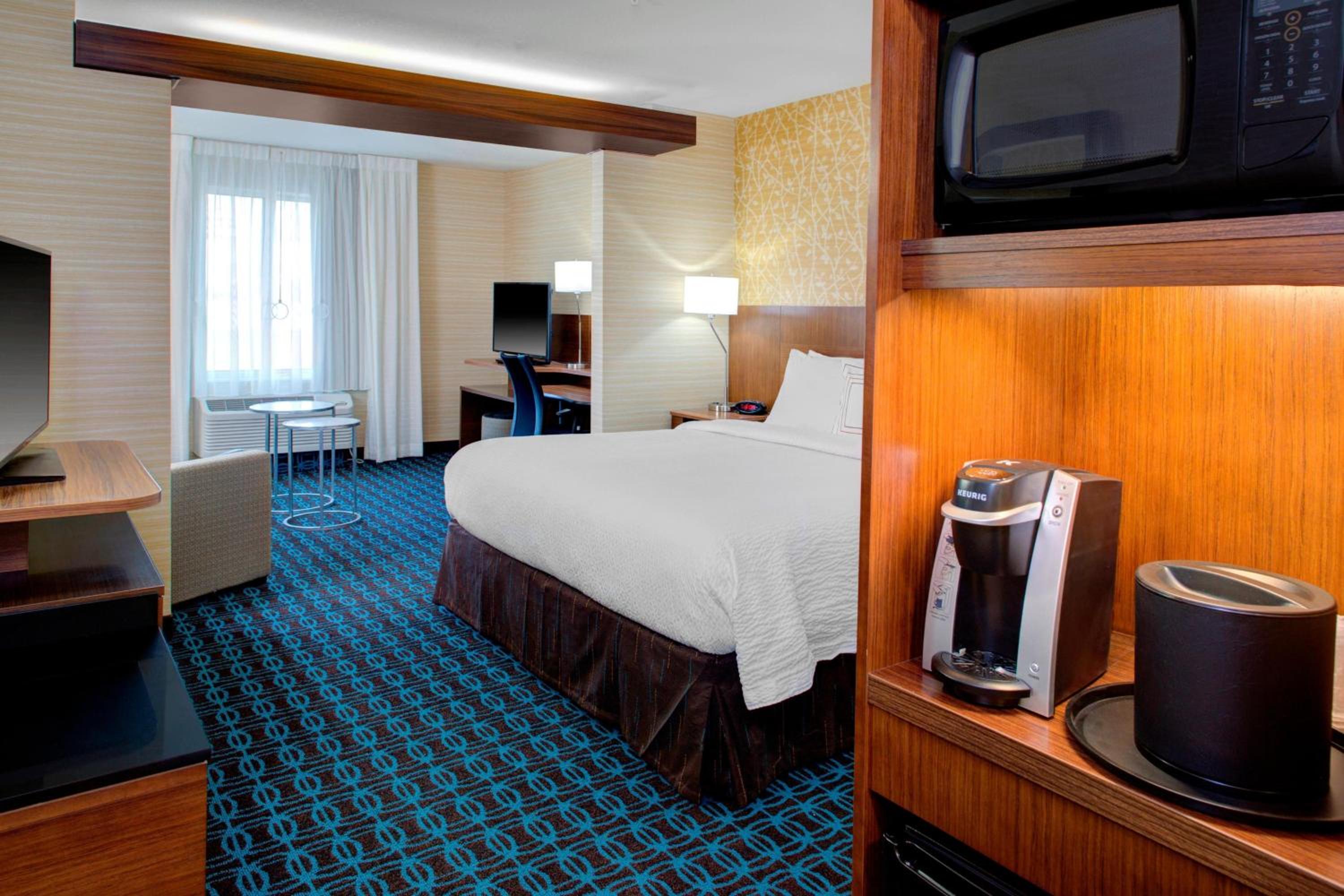 Executive King Suite with Sofa Bed - Hearing Accessible  photo 2