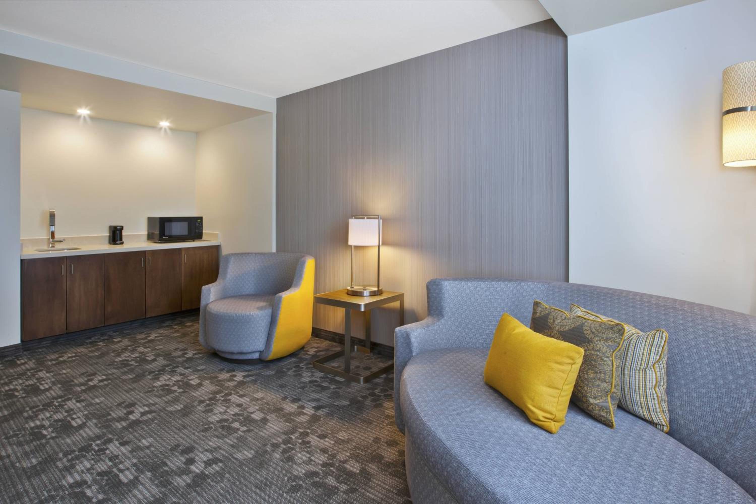 One-Bedroom King Suite with Sofa Bed  - Photo 1