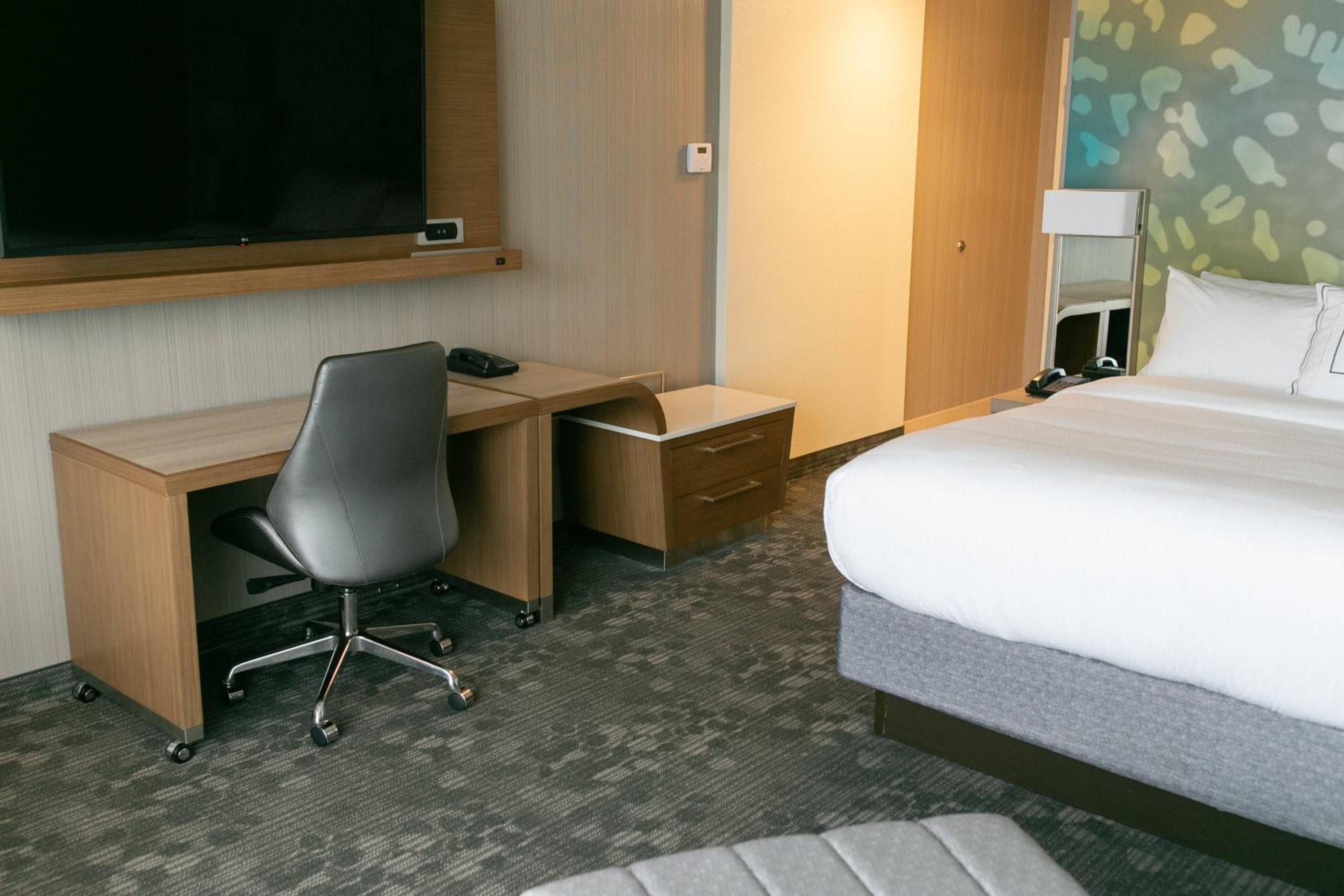 King Room with Sofa Bed - Hearing Accessible - Photo 1