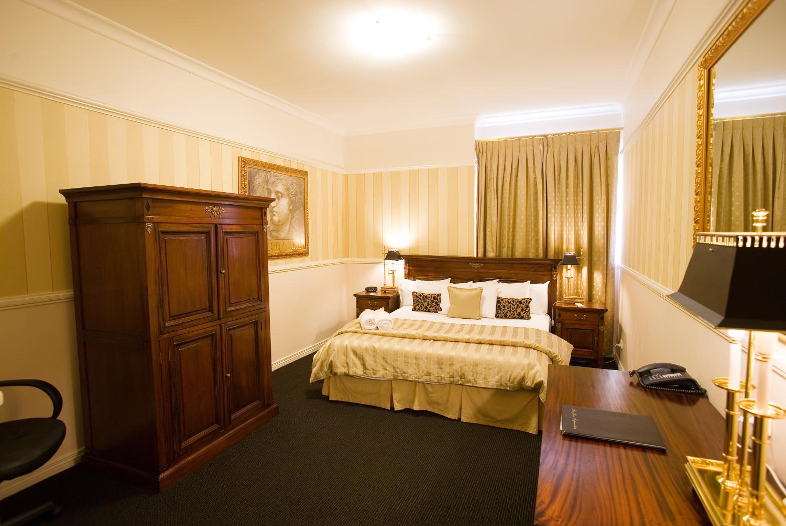 Suite with Spa Bath