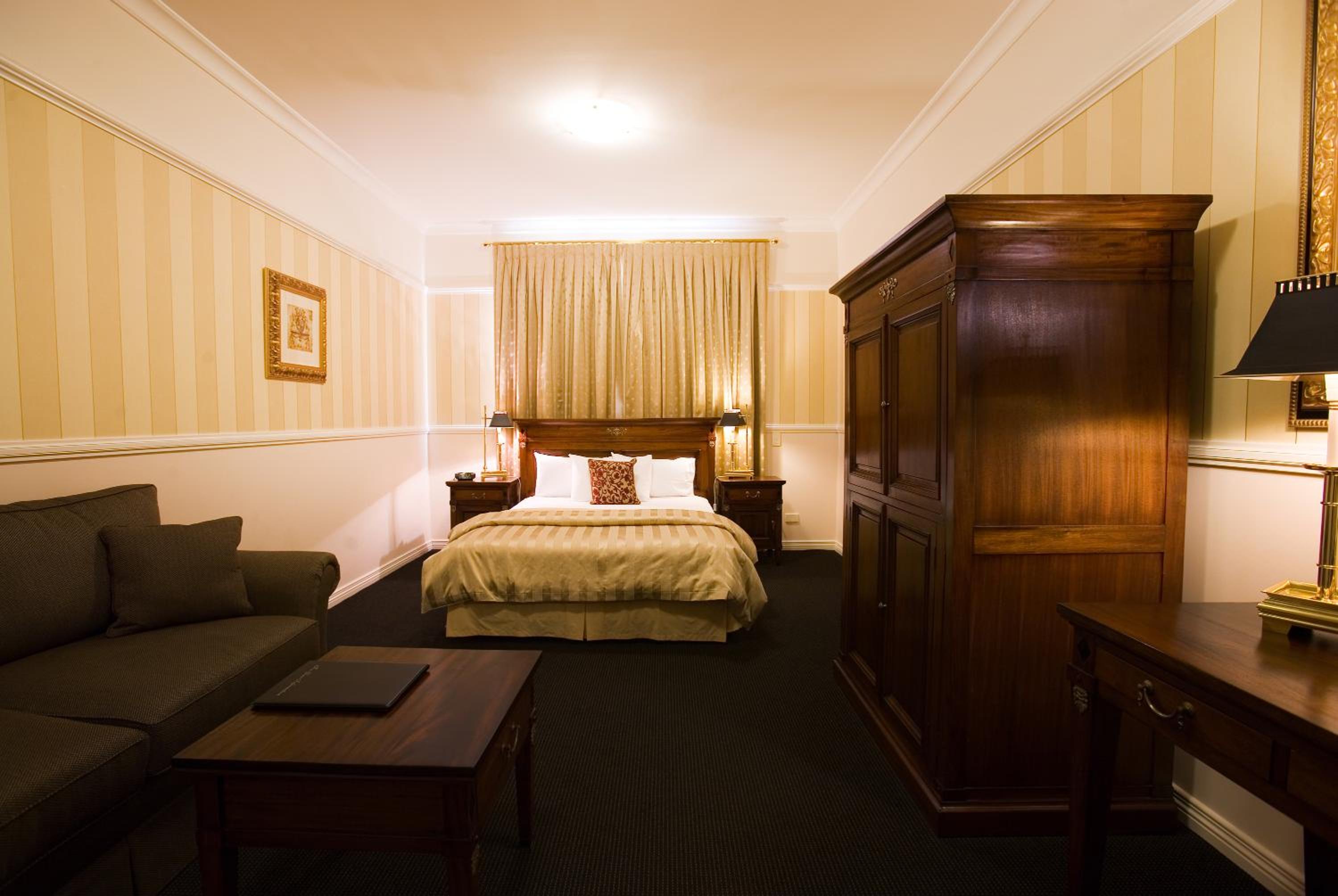 Executive Sofa Suite