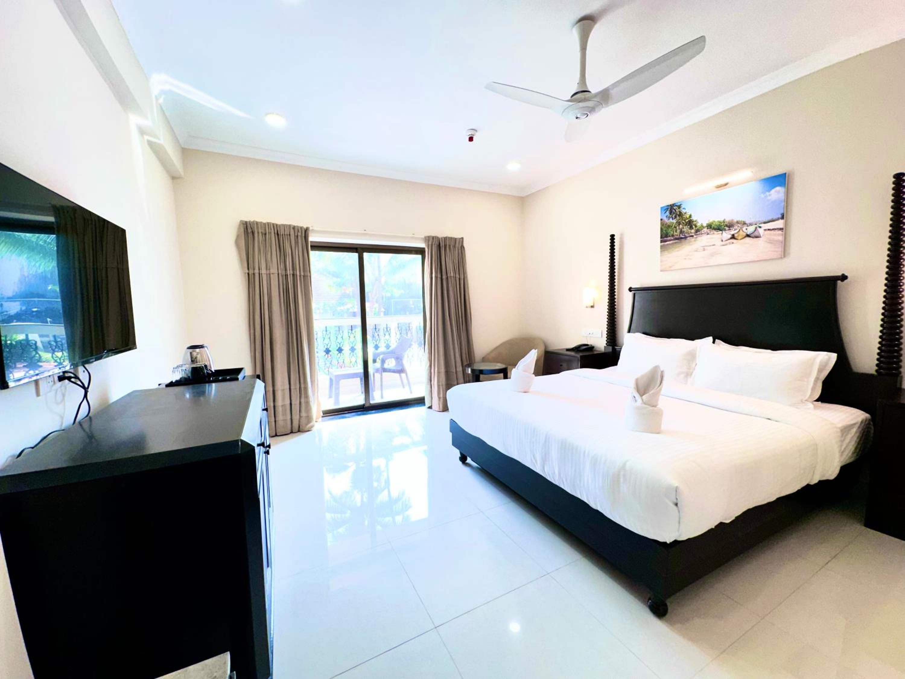 King Room with Pool View