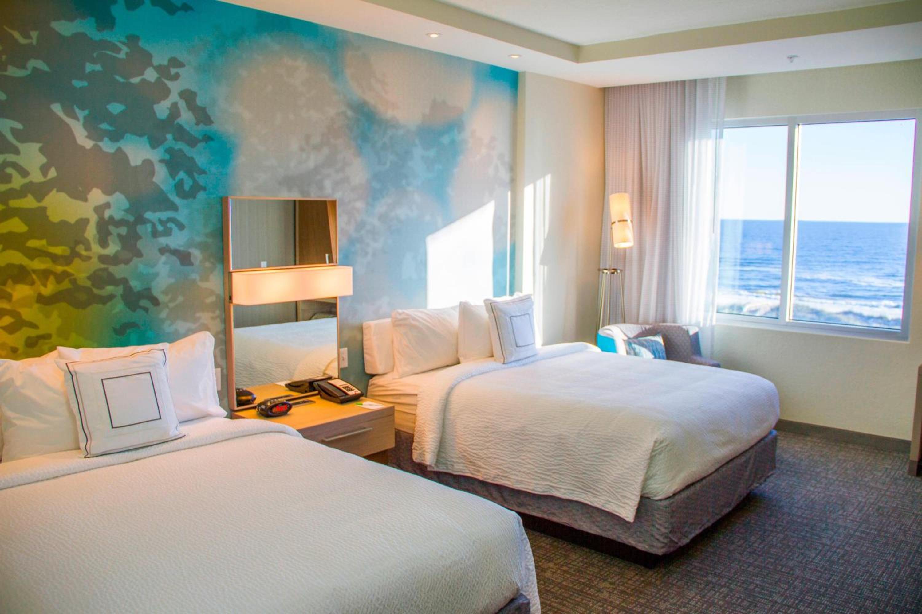 Queen Room with Ocean View - Hearing Accessible photo 1