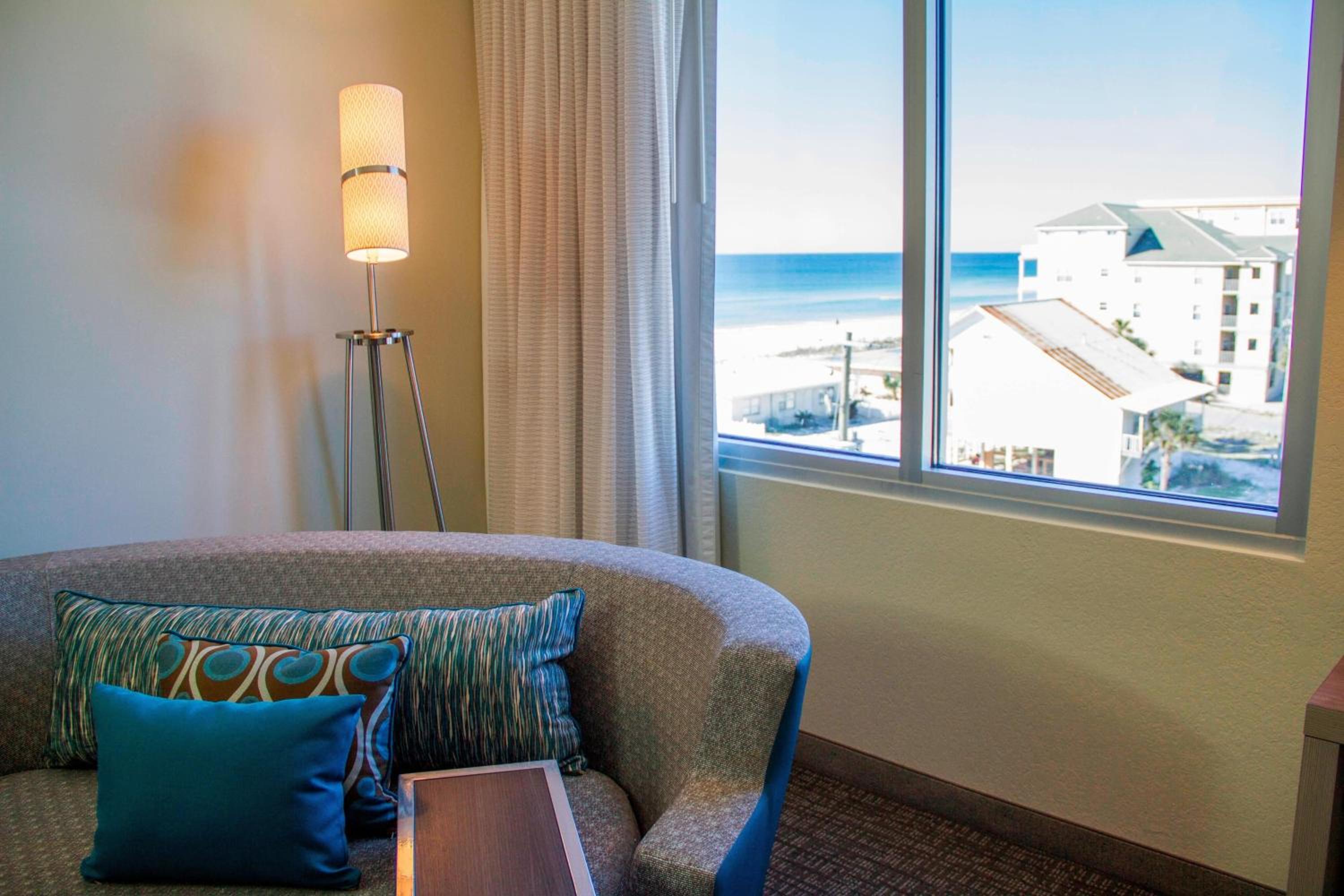King Room with Partial View - Hearing Accessible photo 1