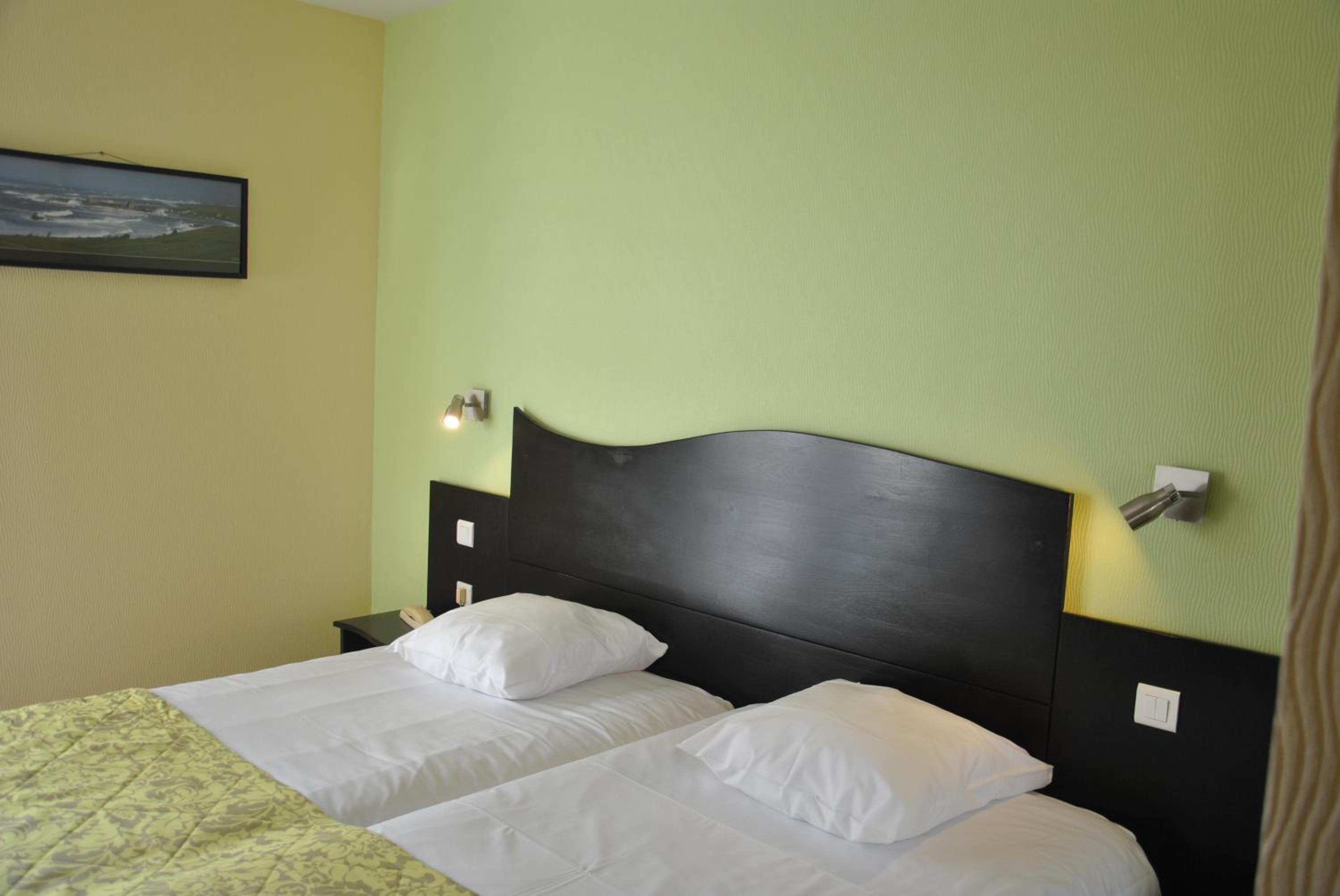 Privilege Twin Room - Photo 2