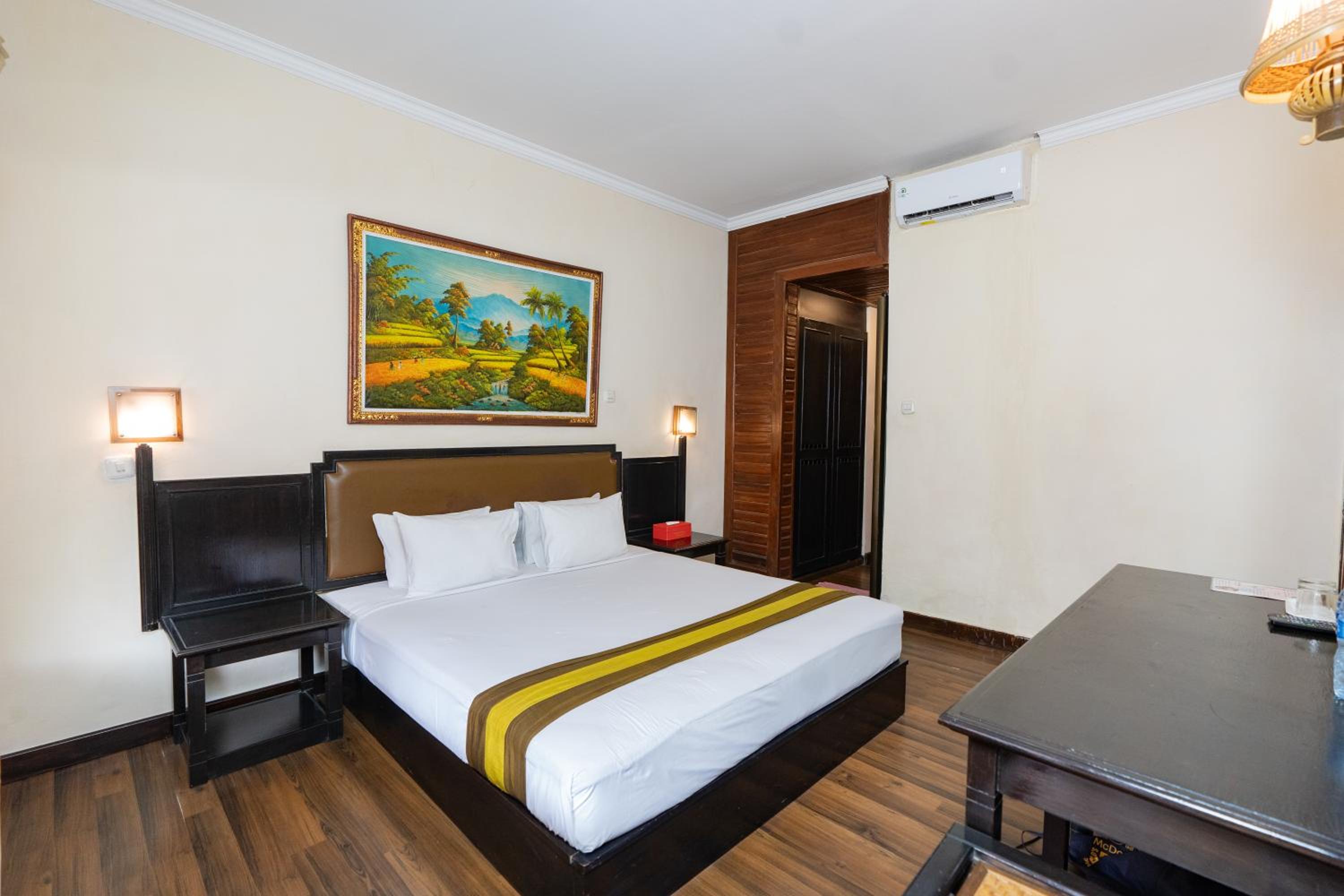 Standard Double or Twin Room photo 2