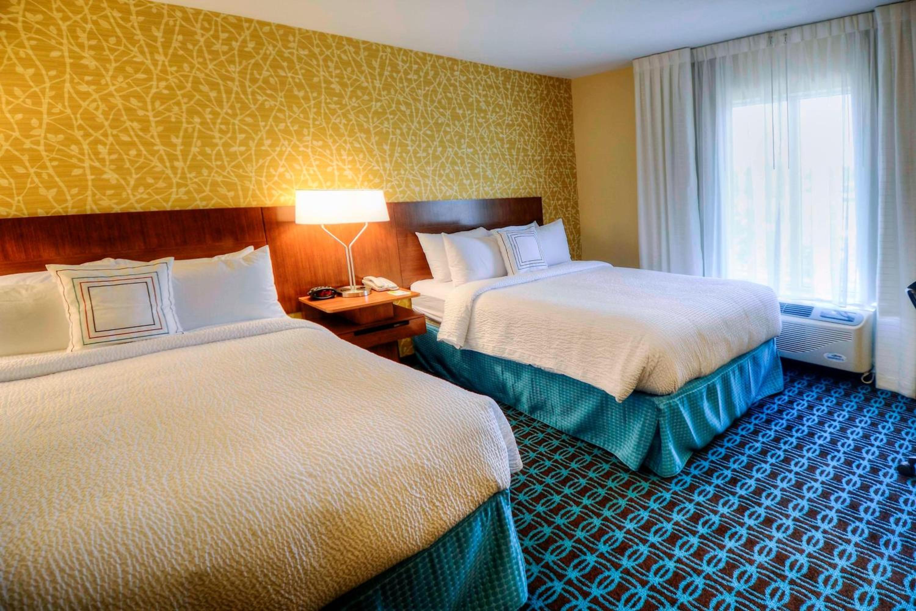 Queen Room with Two Queen Beds - Hearing Accessible
