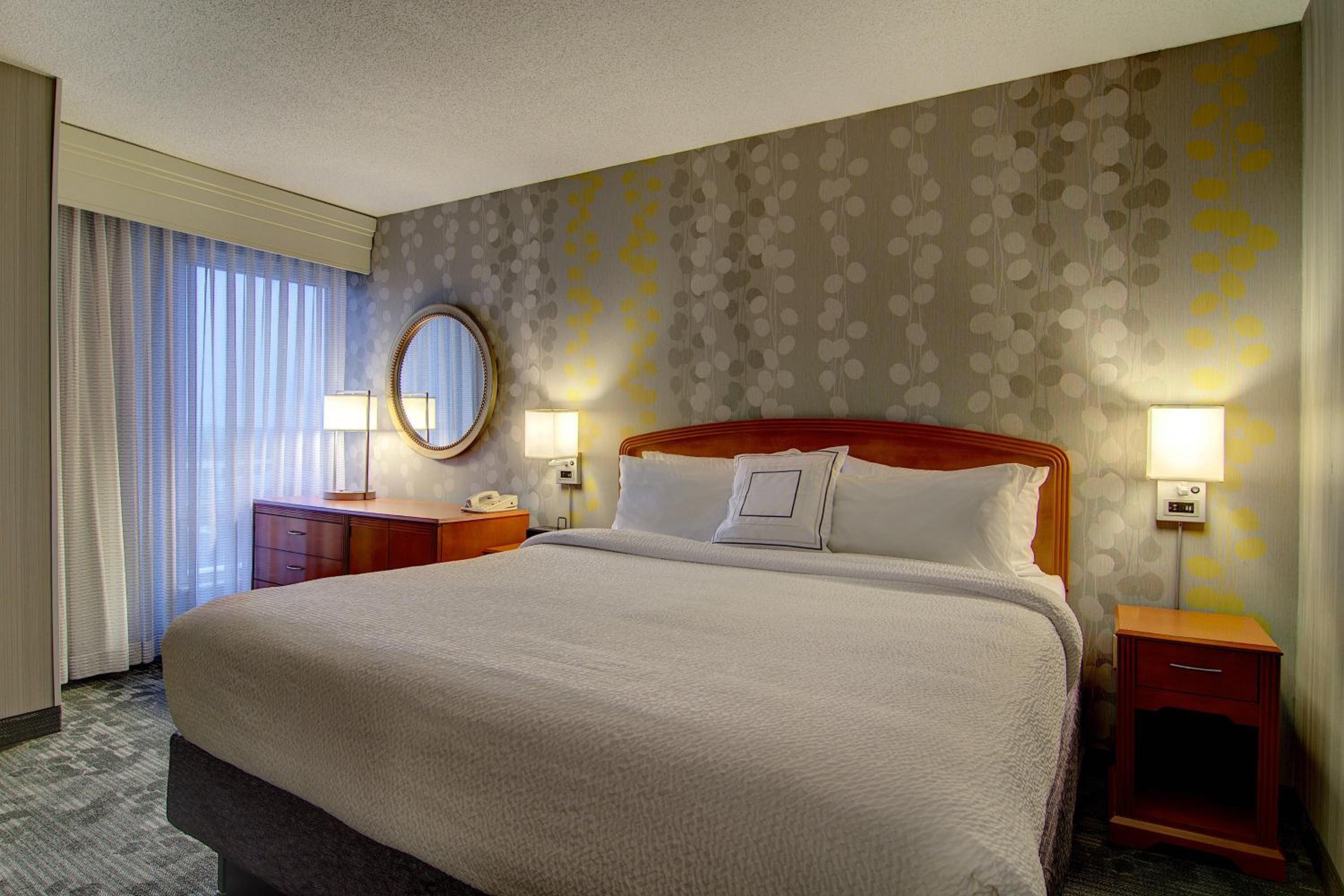 One-Bedroom King Suite with Sofa Bed - Photo 1