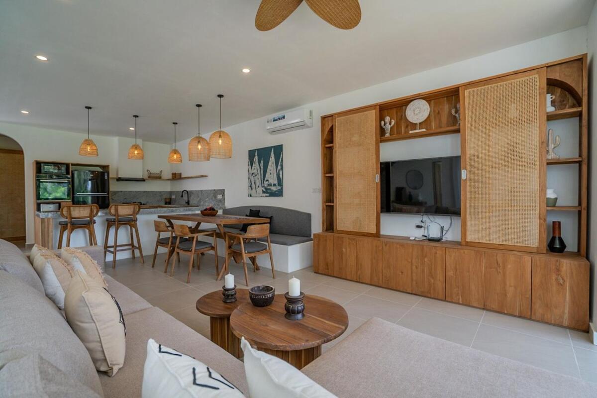 Three-Bedroom Villa photo 2
