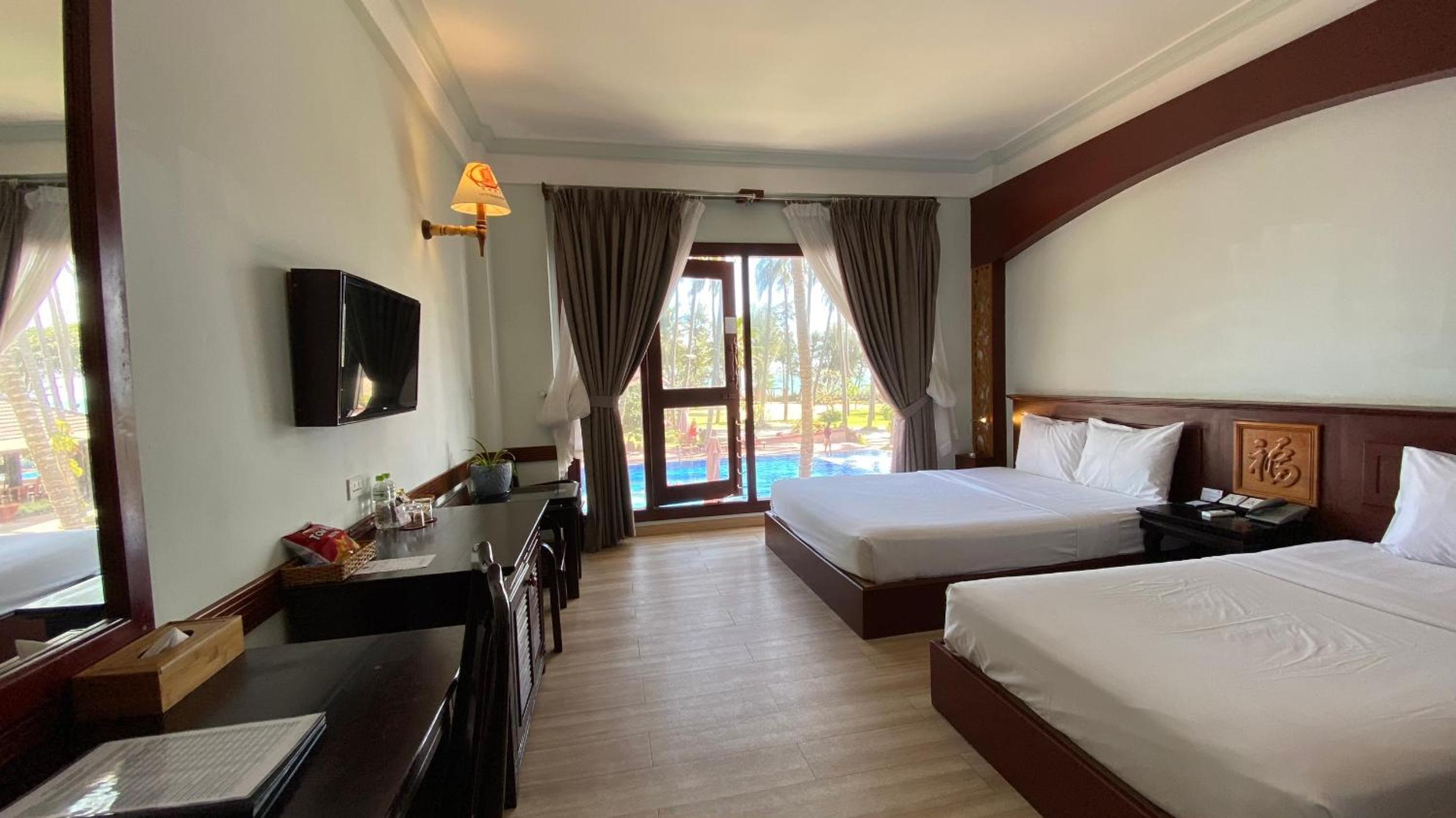 Superior Double or Twin Room with Pool View