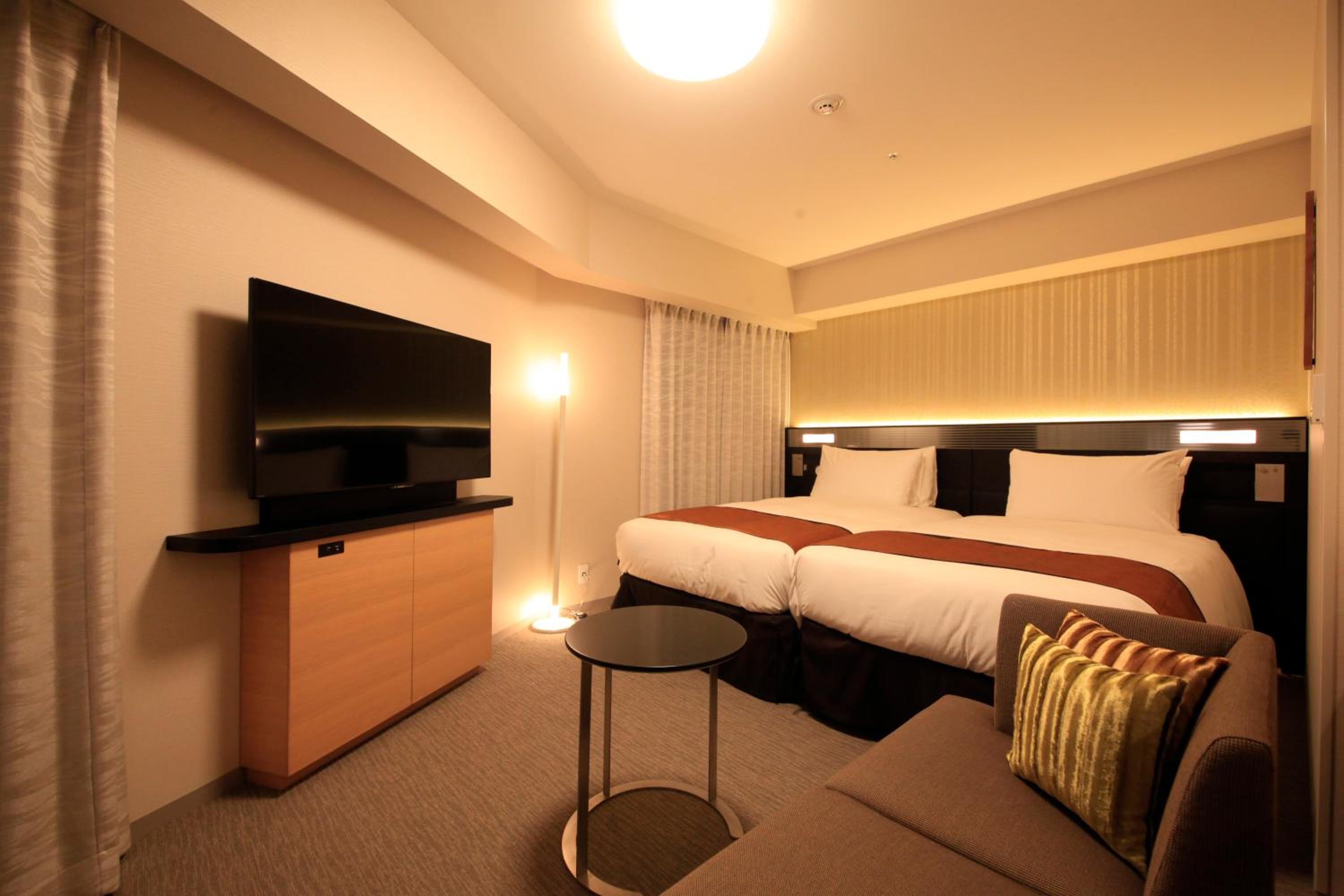 Corner Twin Room - Non-Smoking thumbnail 5