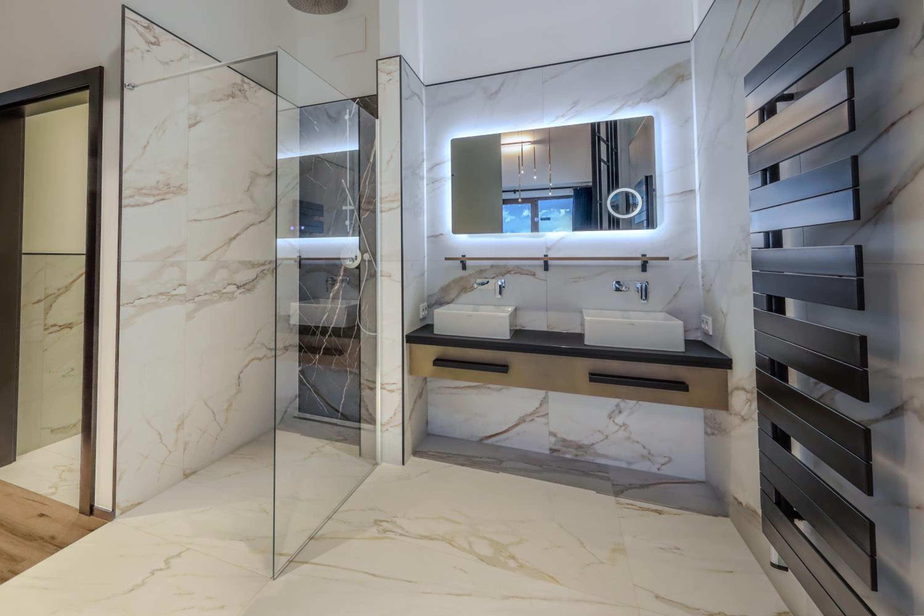 Deluxe Suite photo 3