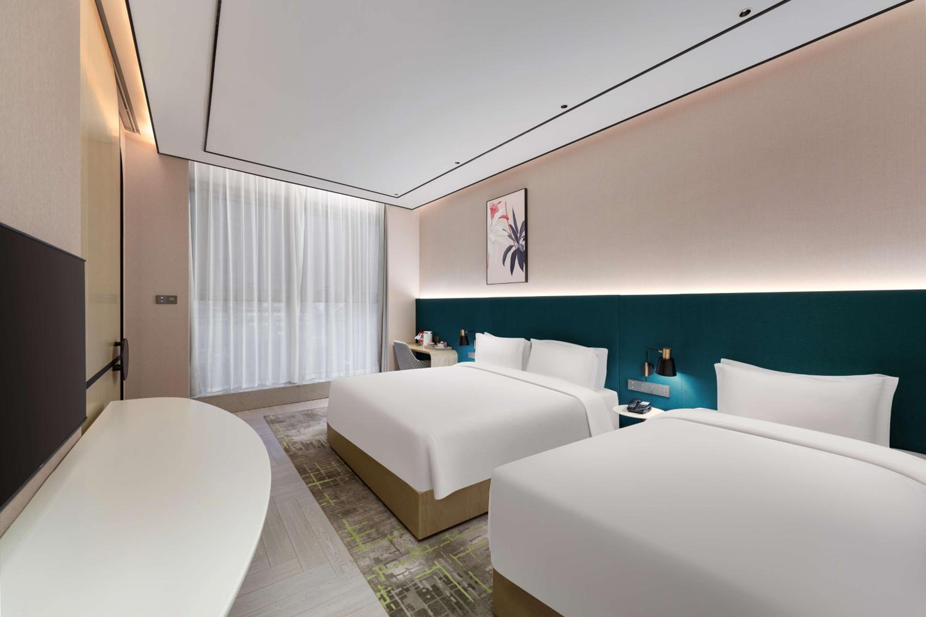 Deluxe Family Suite photo 2