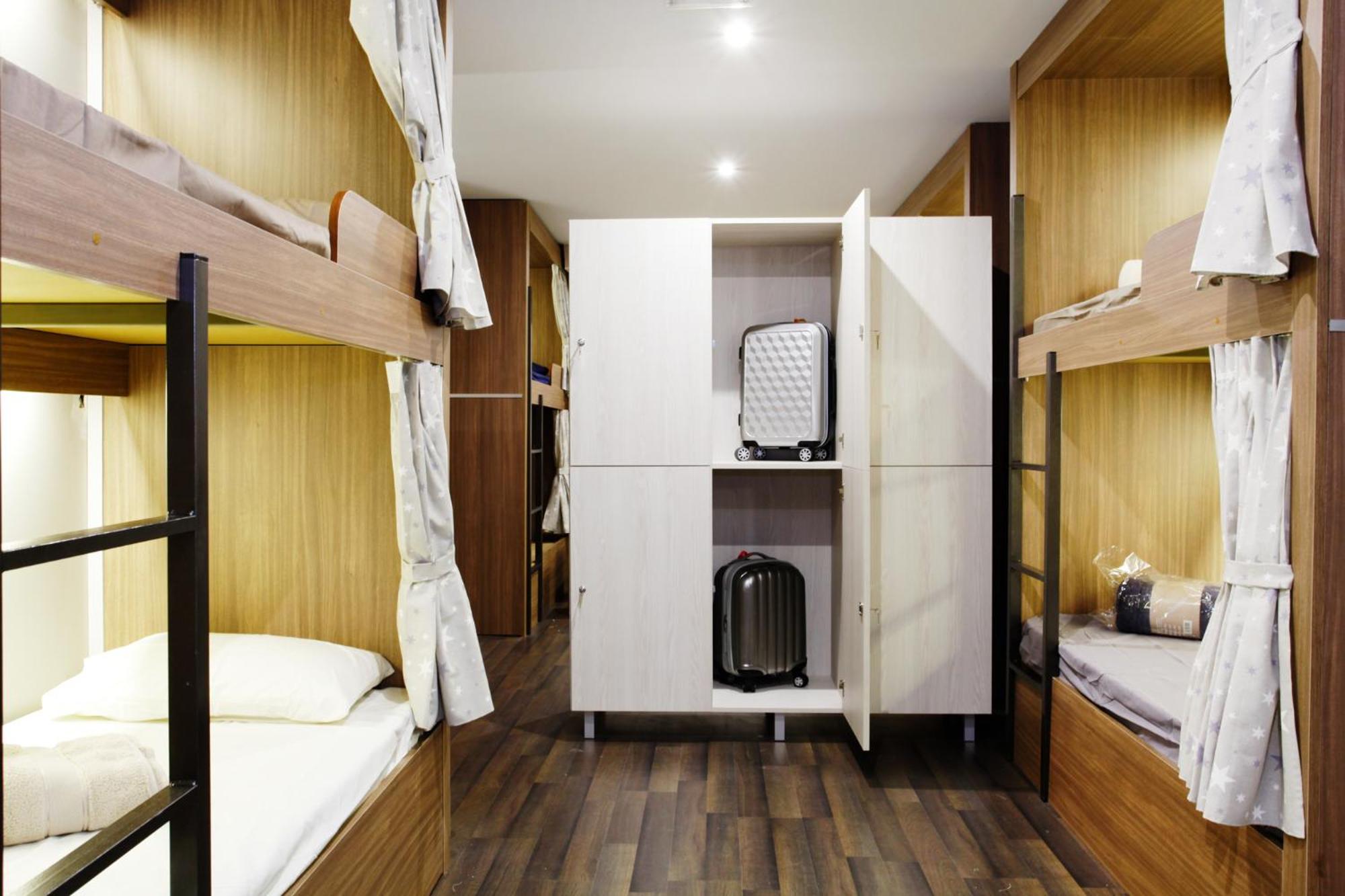 Single Bed in Dormitory Room photo 3