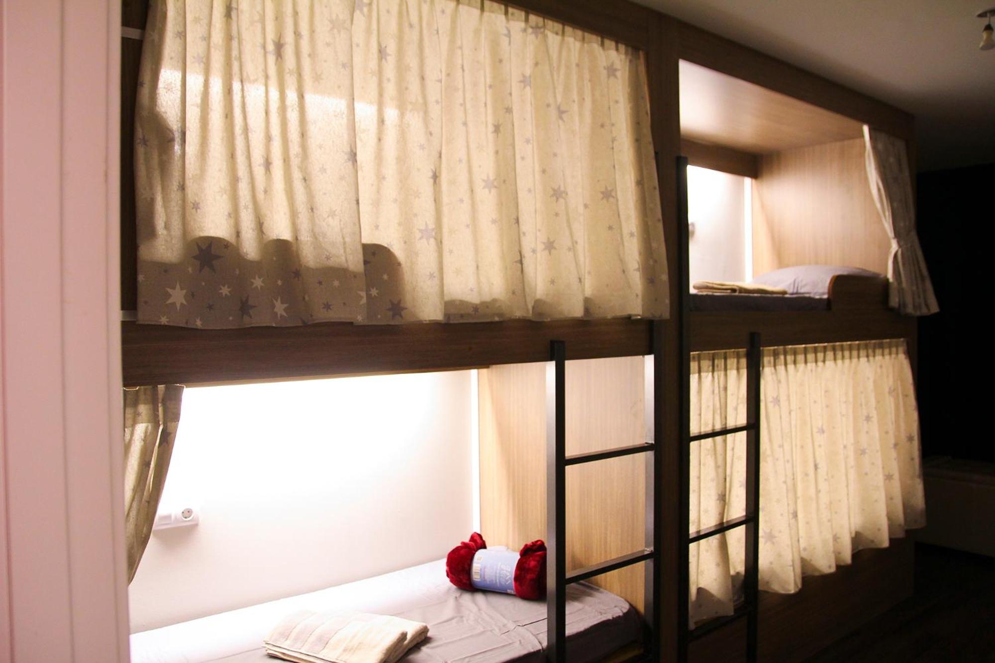 Bed in 4-Bed Mixed Dormitory Room photo 3