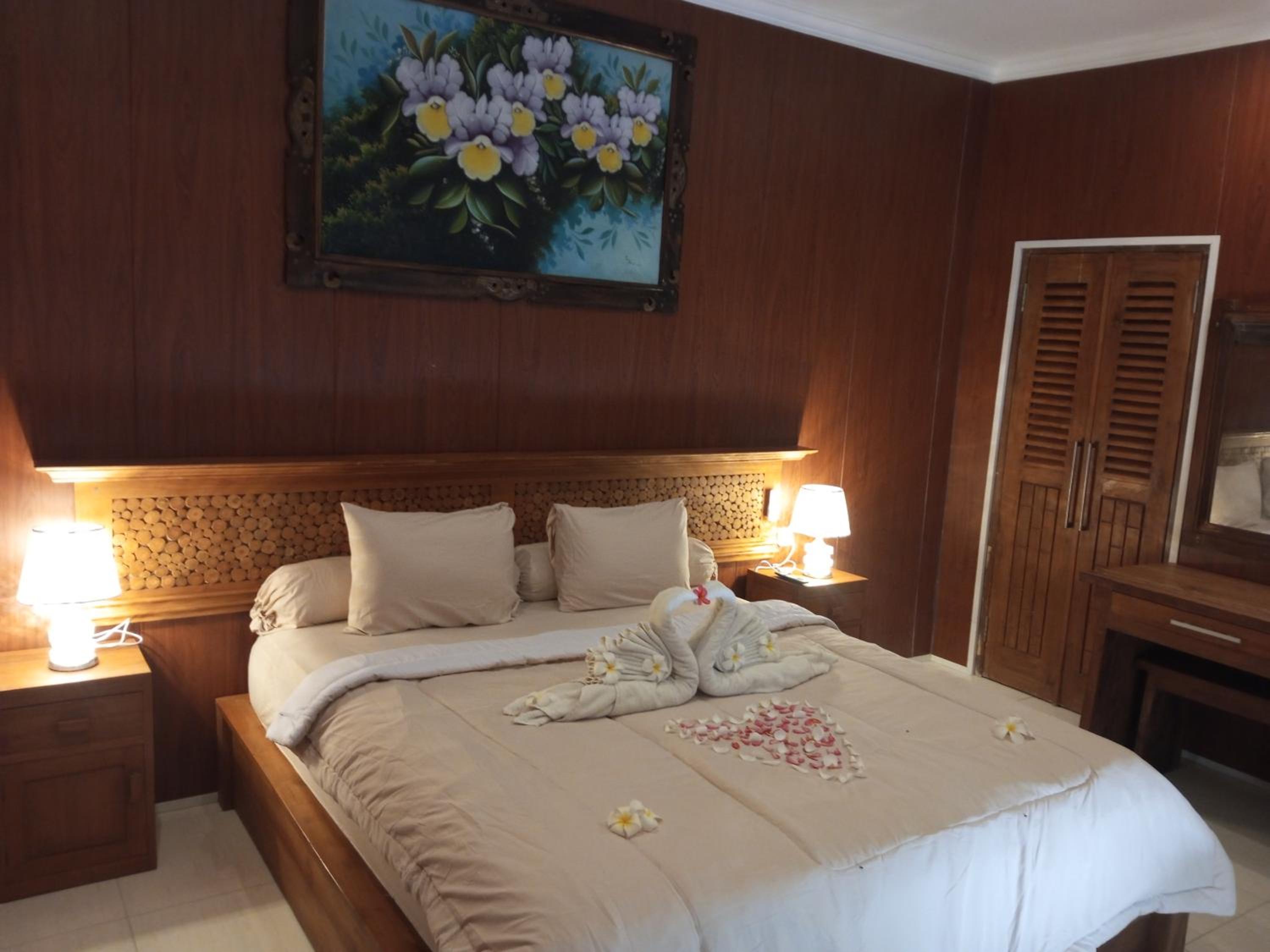 King Room with Pool View - Photo 14