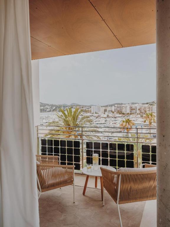 Premier - Double Room & SPA access and view to the Bay - Photo 3