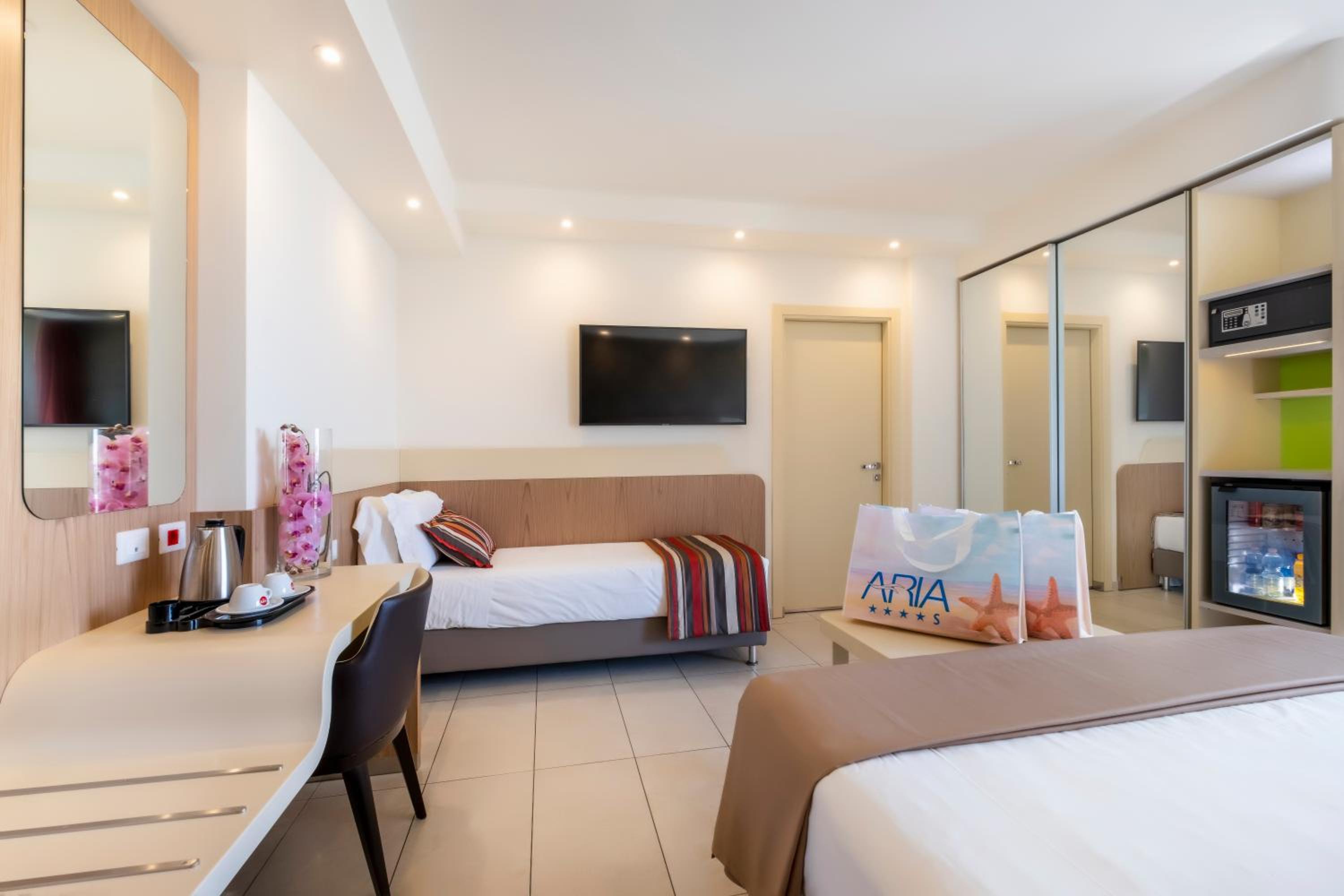 Deluxe Triple Room photo 3
