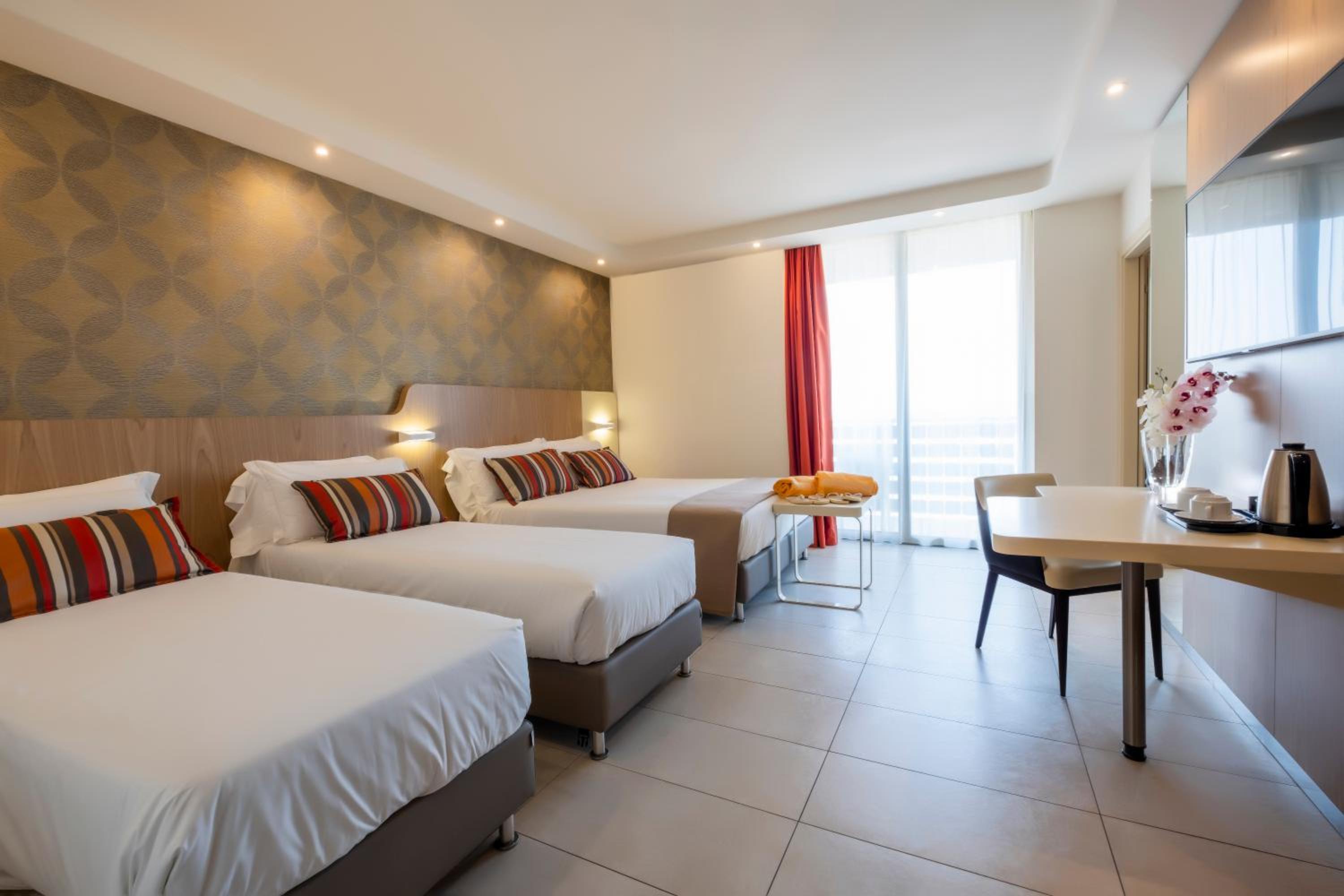 Deluxe Quadruple Room photo 3