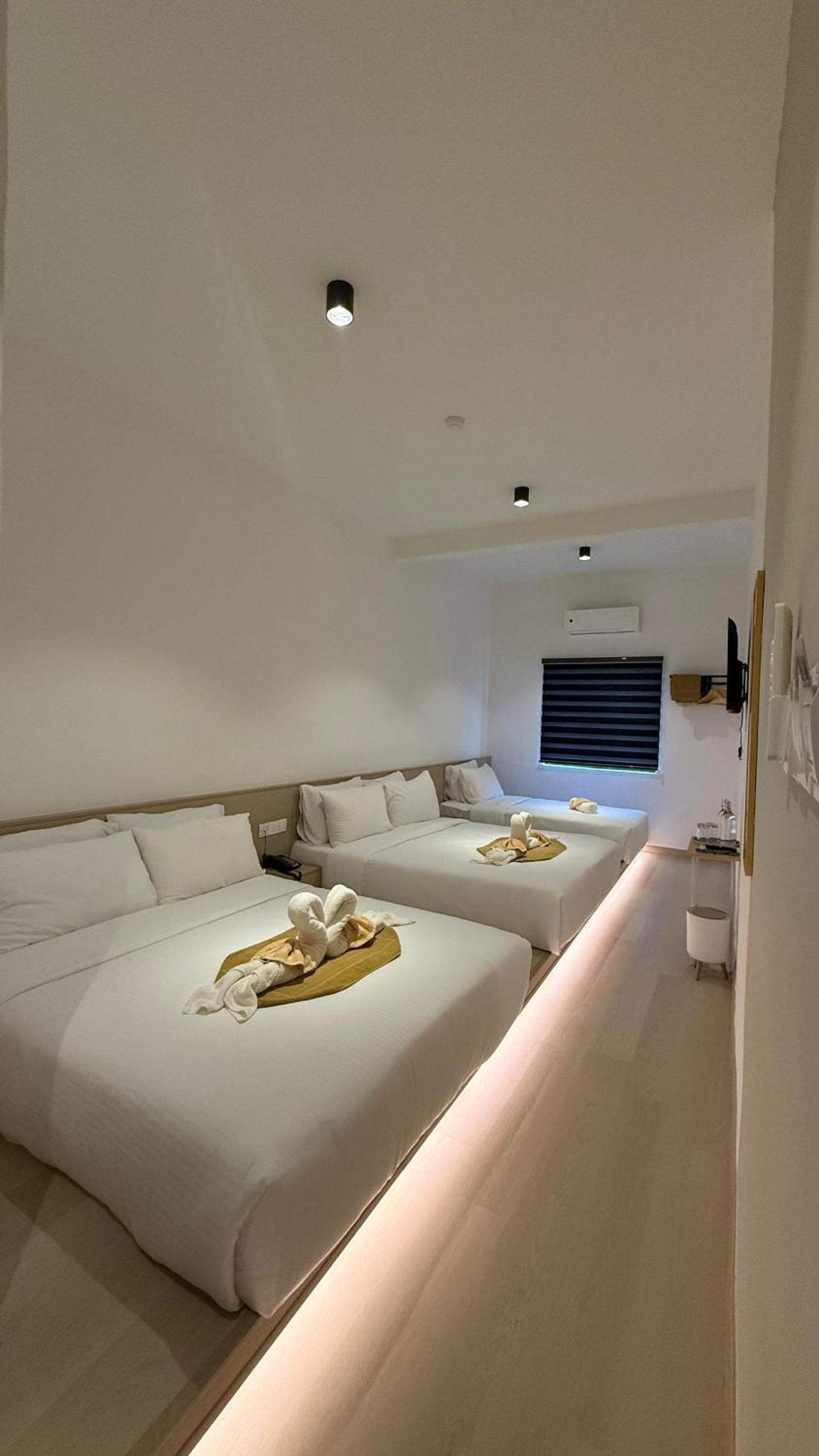 Deluxe Family Room - Photo 3