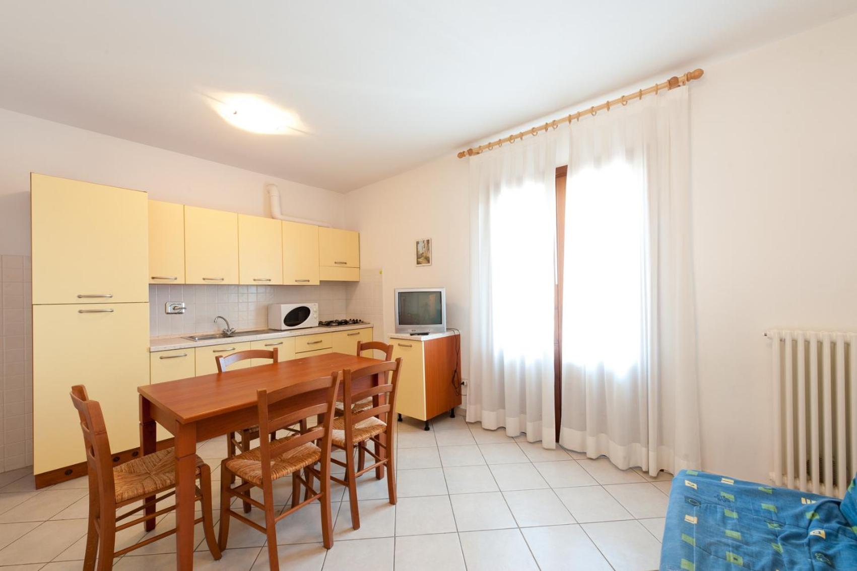 Apartment photo 2