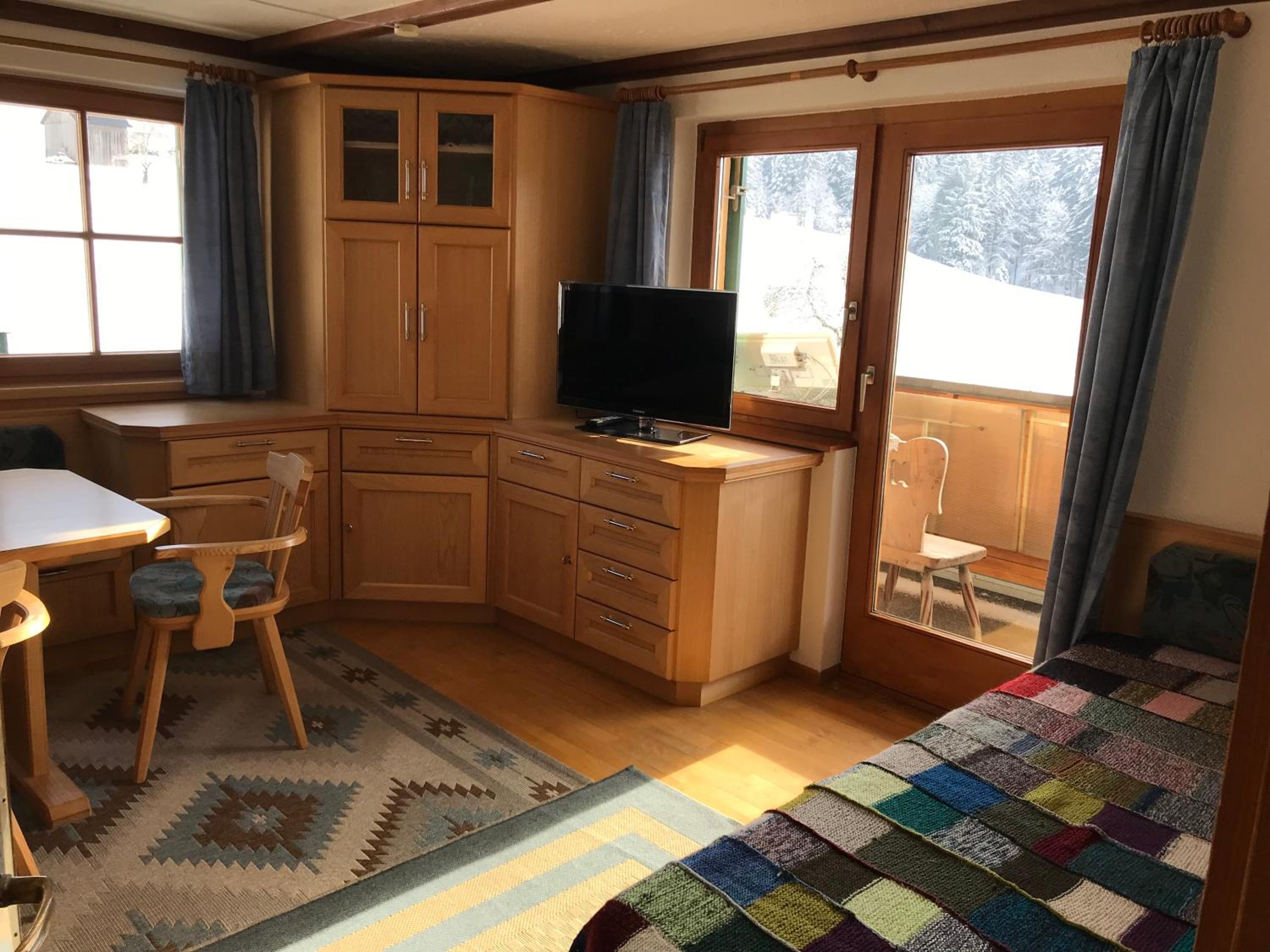 Two-Bedroom Apartment with Balcony photo 2