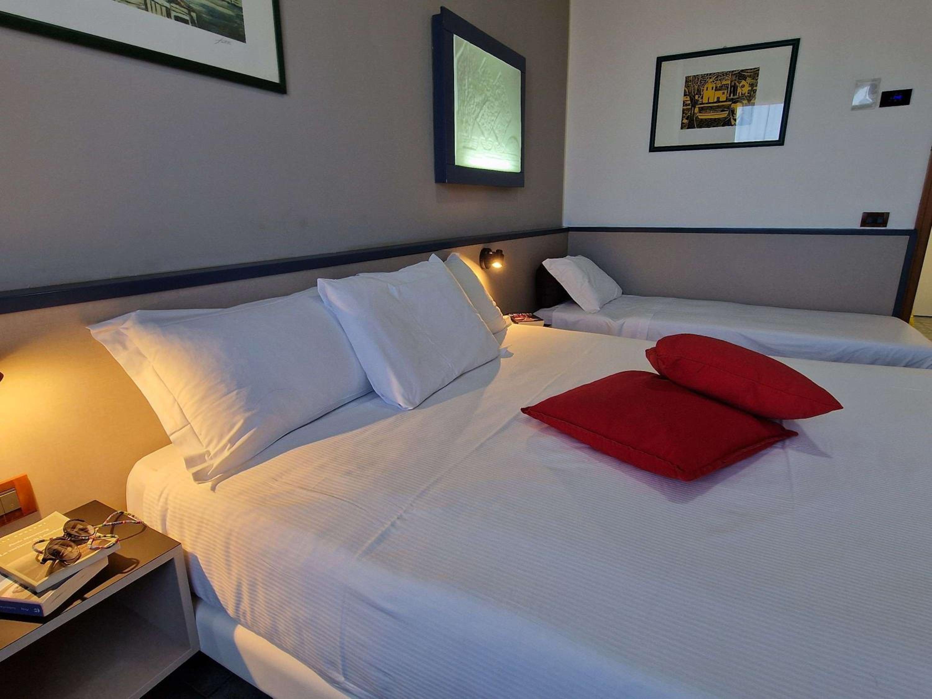 Standard Double Room with Harbor View - Photo 4