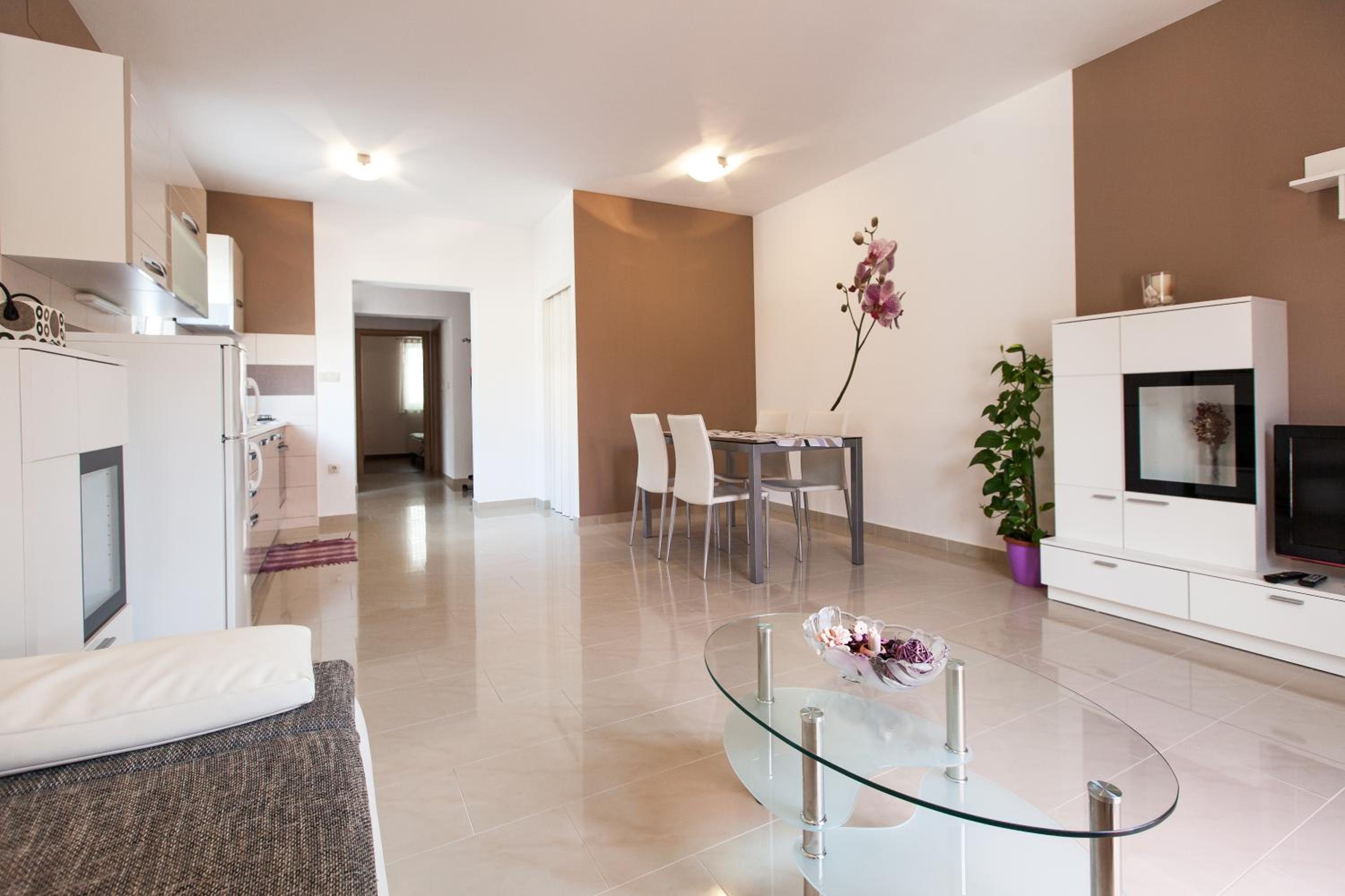 Two-Bedroom Apartment - Photo 28