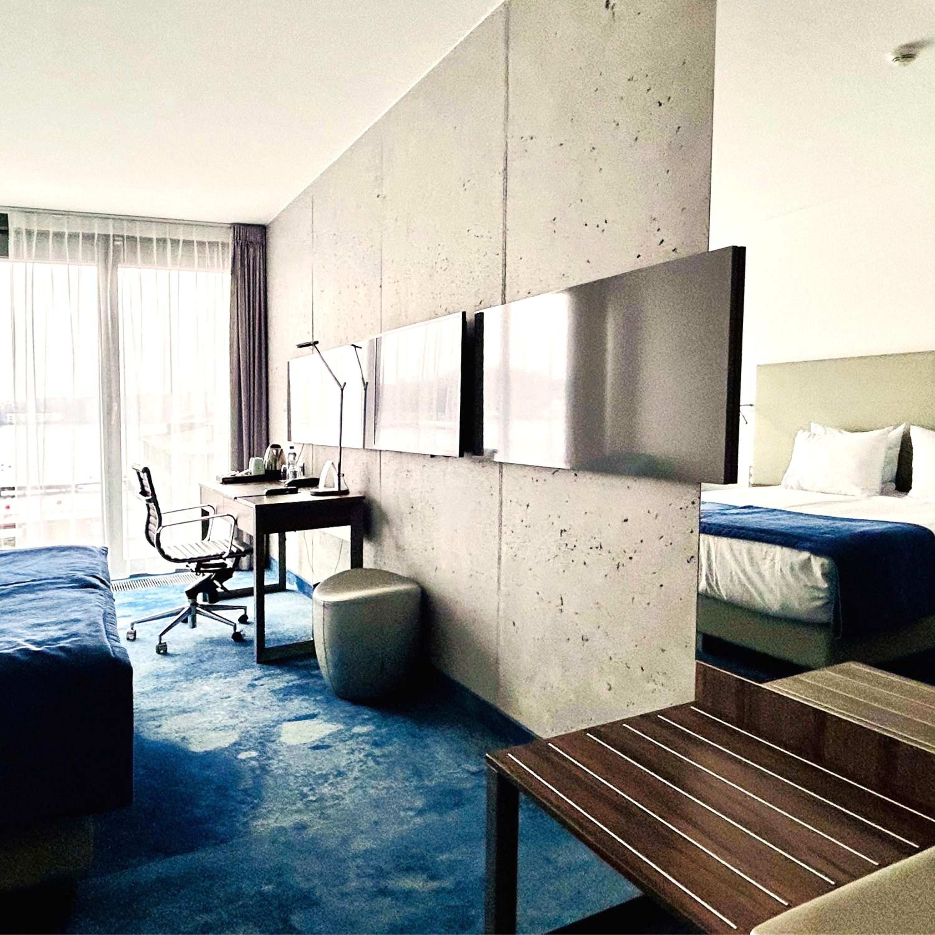Deluxe Double or Twin Room with Lake View - Photo 2