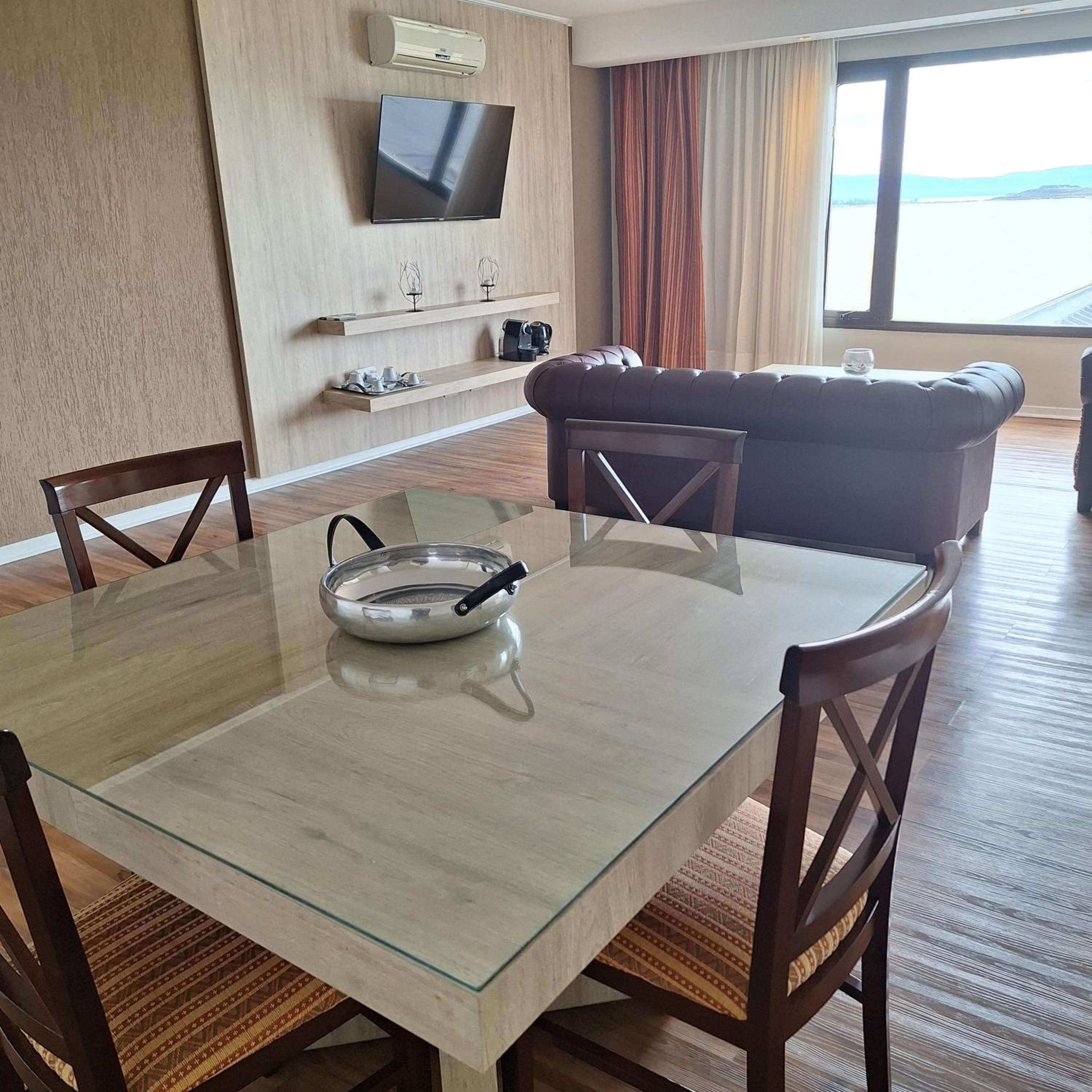 Deluxe Suite photo 2