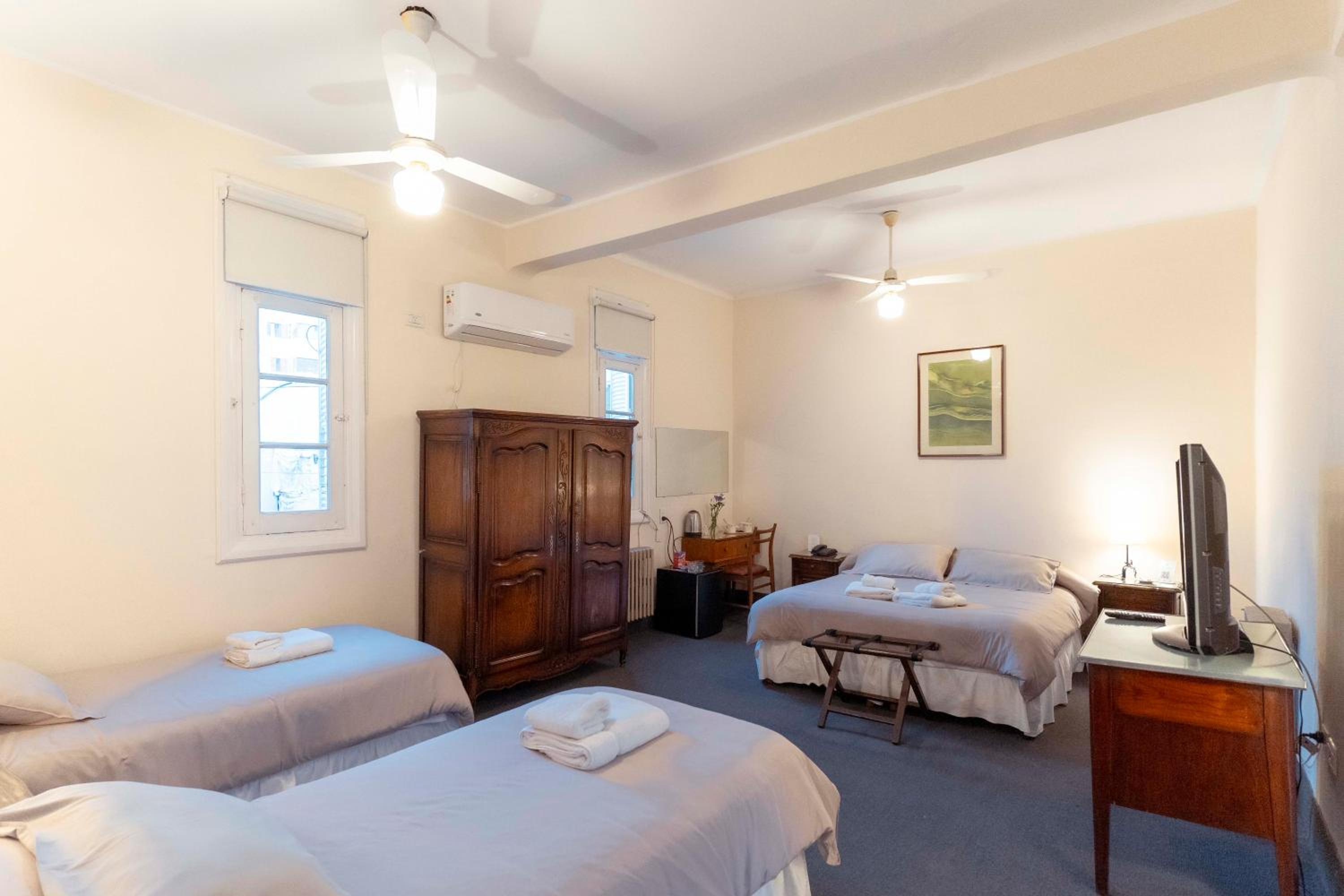 Superior Quadruple Room photo 3