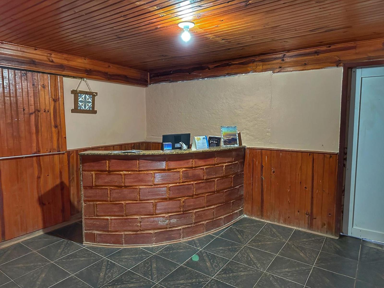 Family Room photo 3
