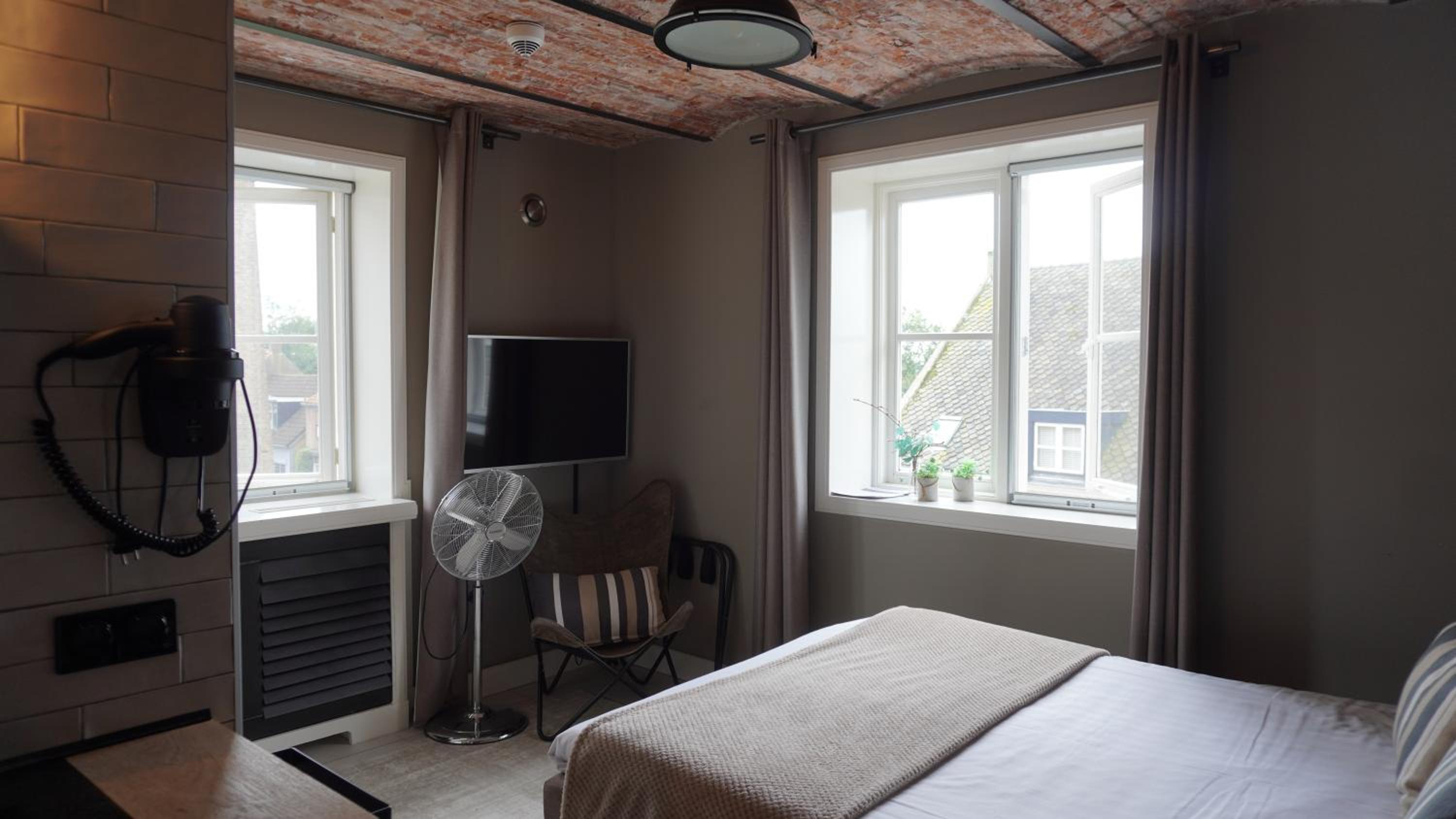Budget Double Room photo 2