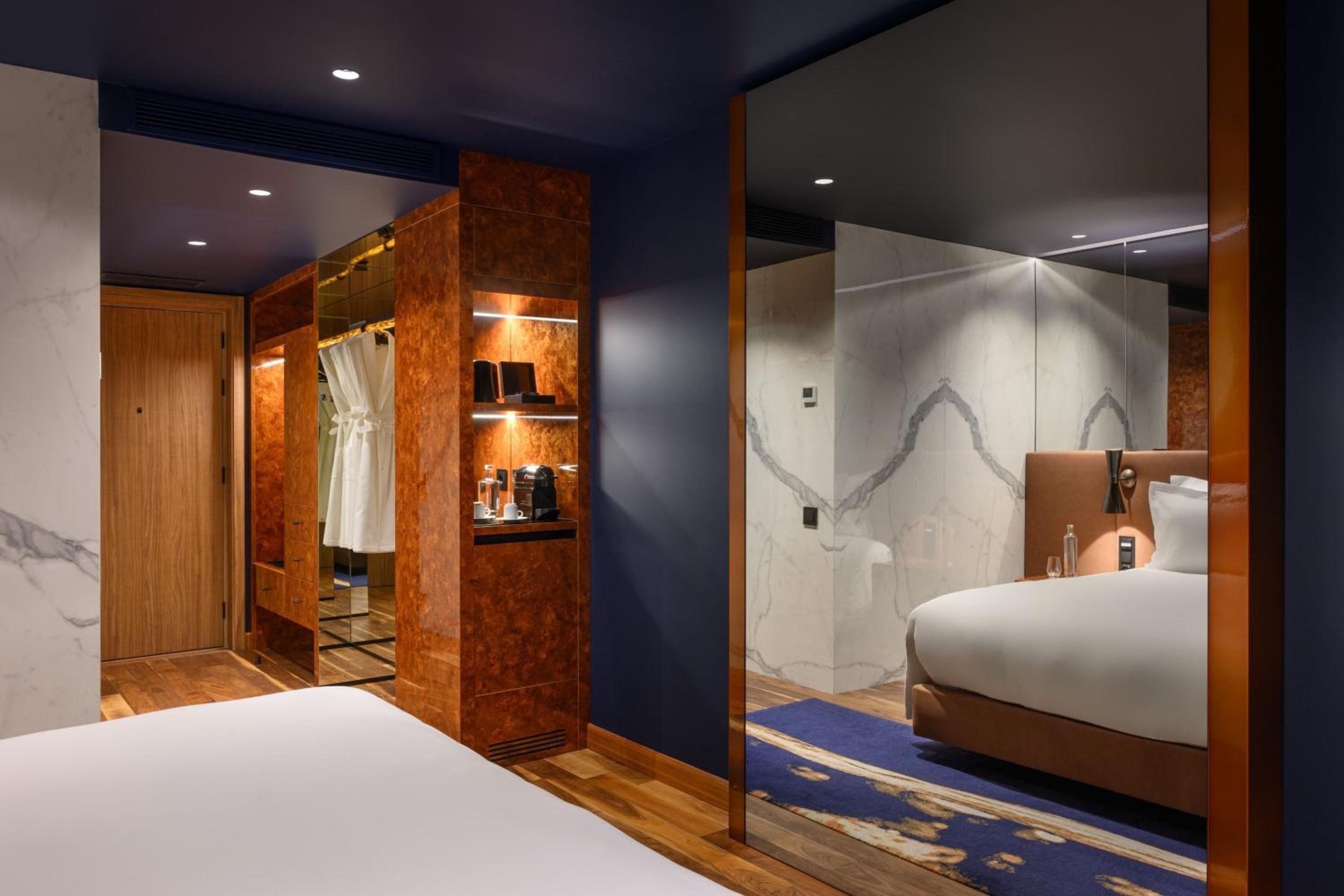 Classic King Room - Photo 2