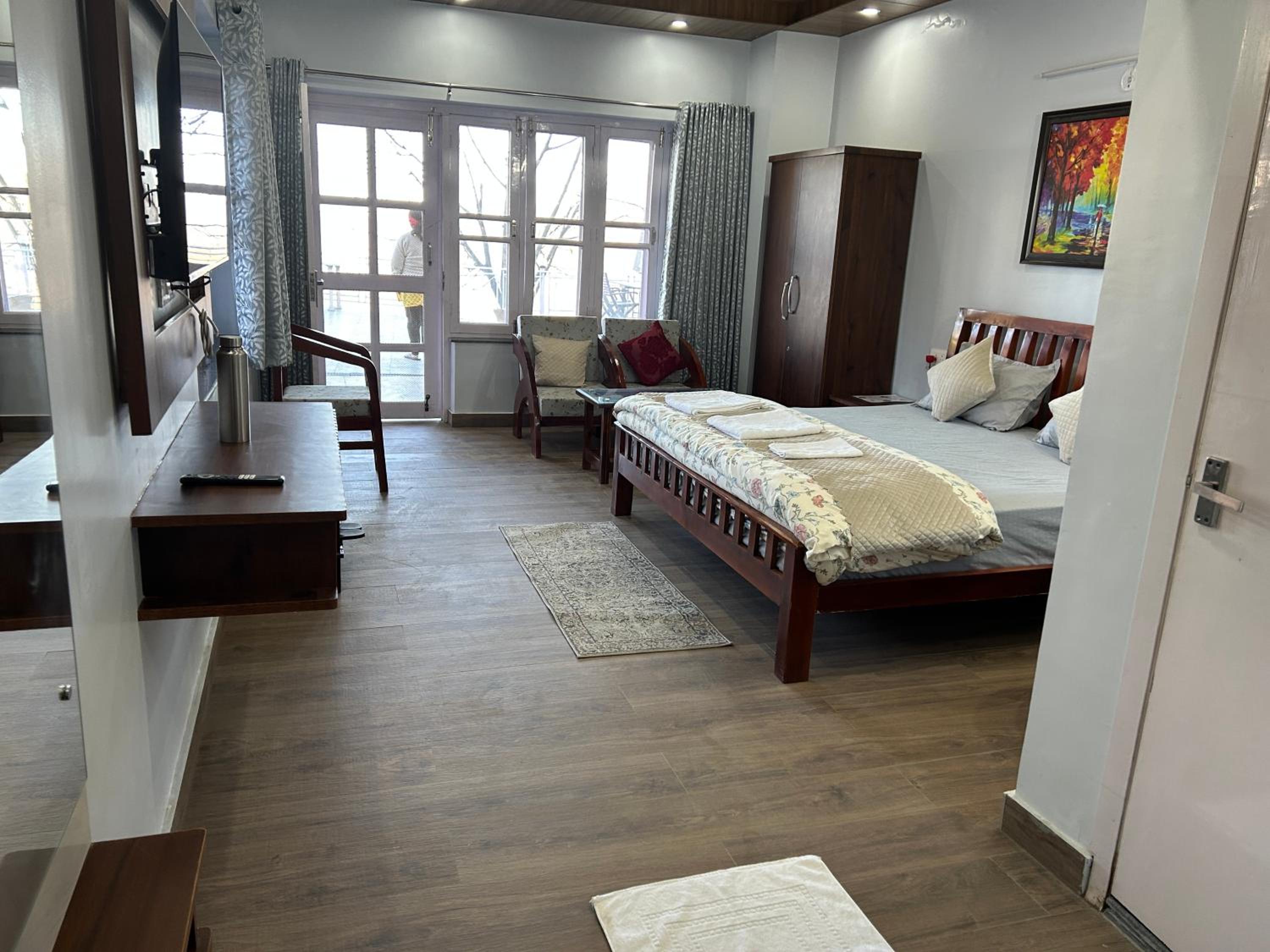 King Room with Mountain View