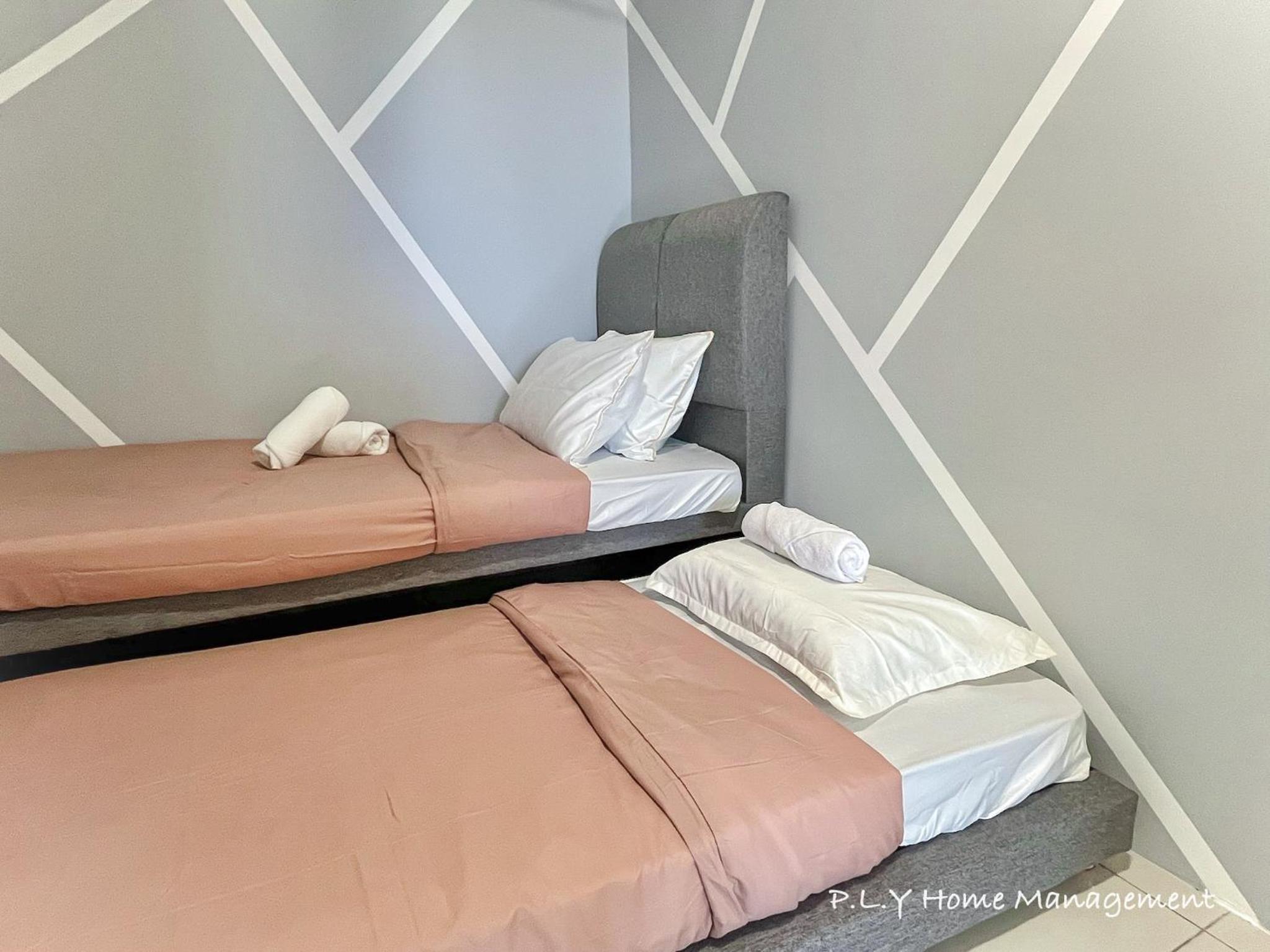 Four-Bedroom Deluxe Apartment