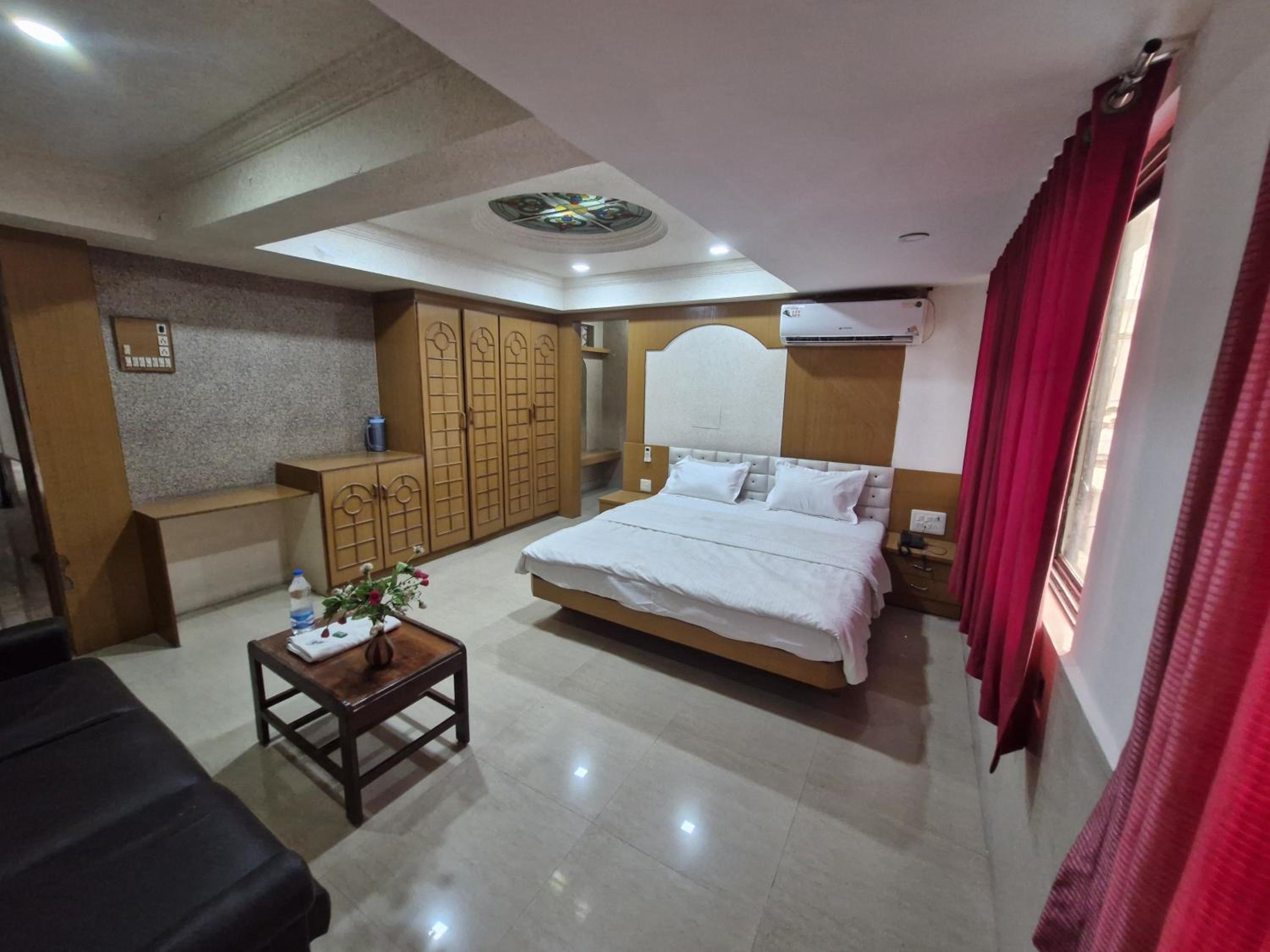 Deluxe Suite