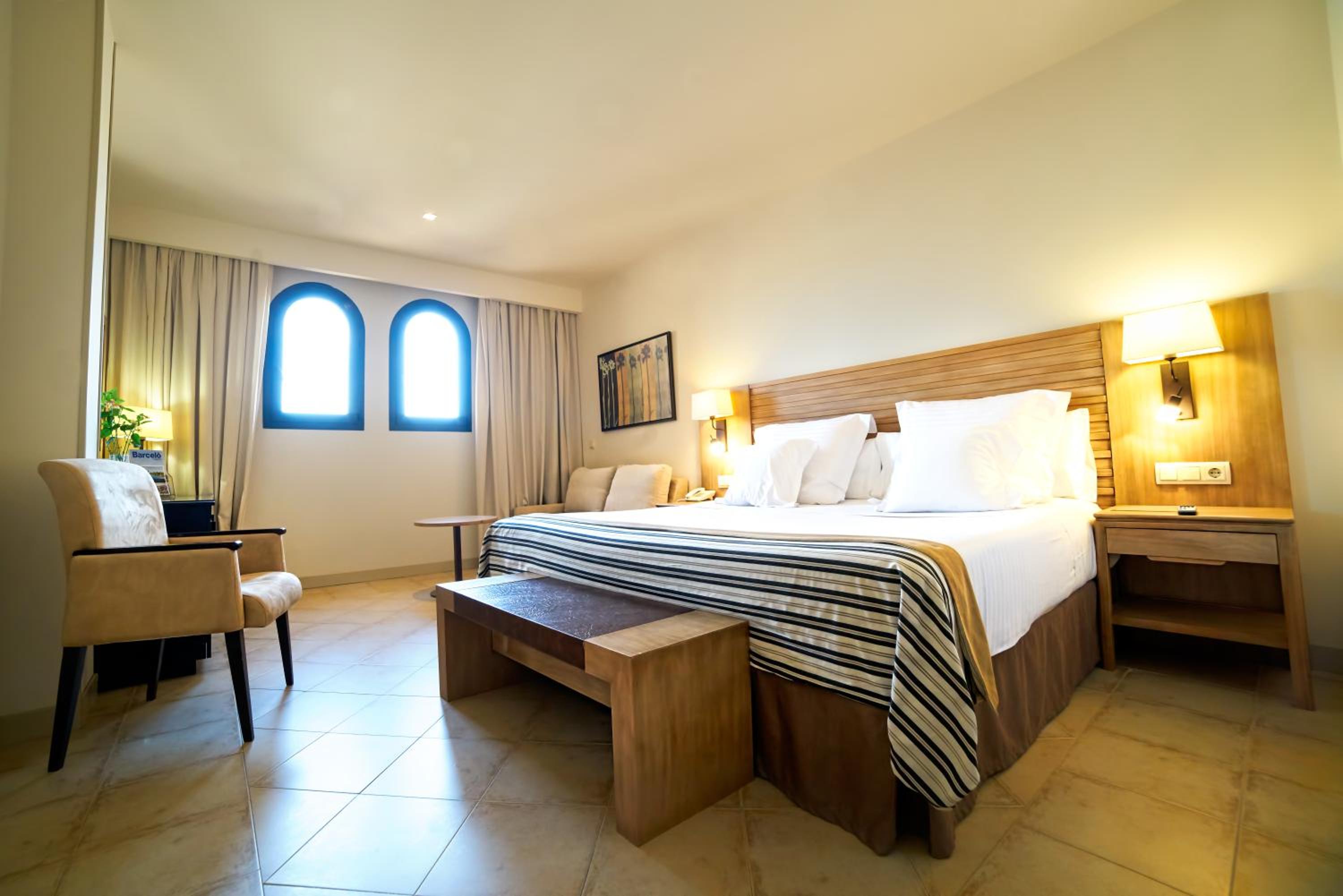 Double Room (2 Adults + 1 Child)