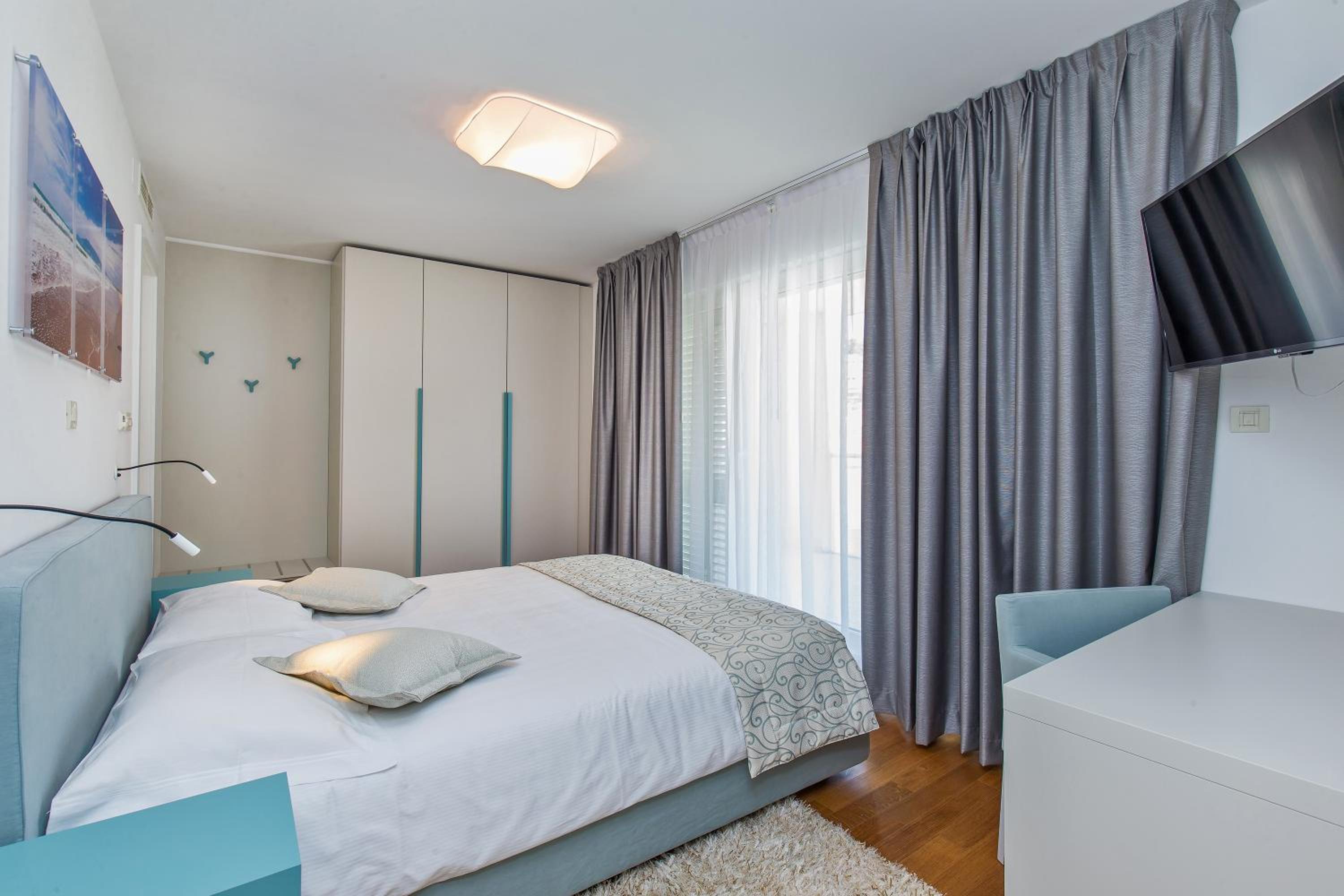Deluxe Drei-Zimmer-Wohnung mit Terrasse und Gartenblick
