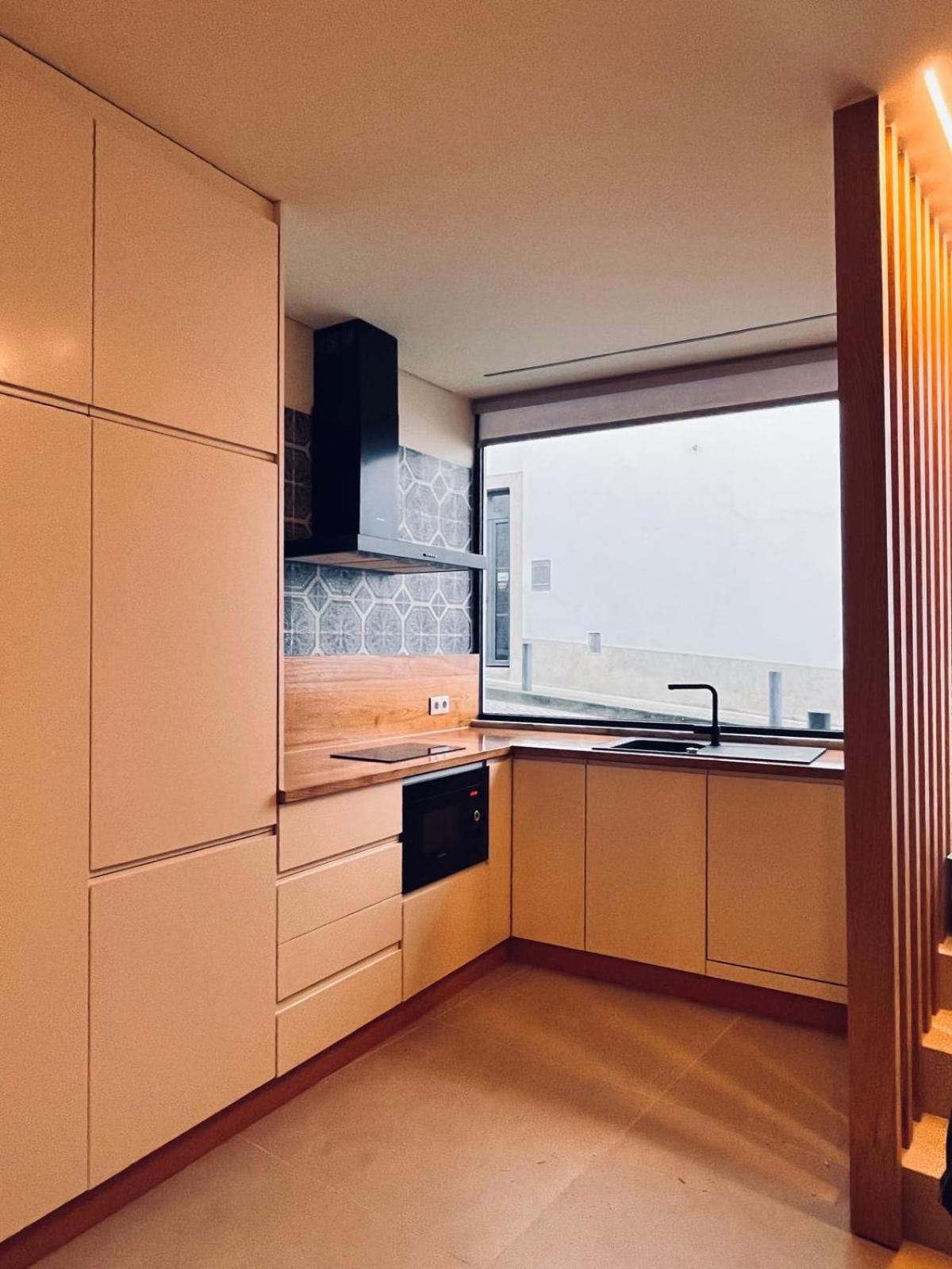 Two-Bedroom Deluxe Apartment - Photo 9