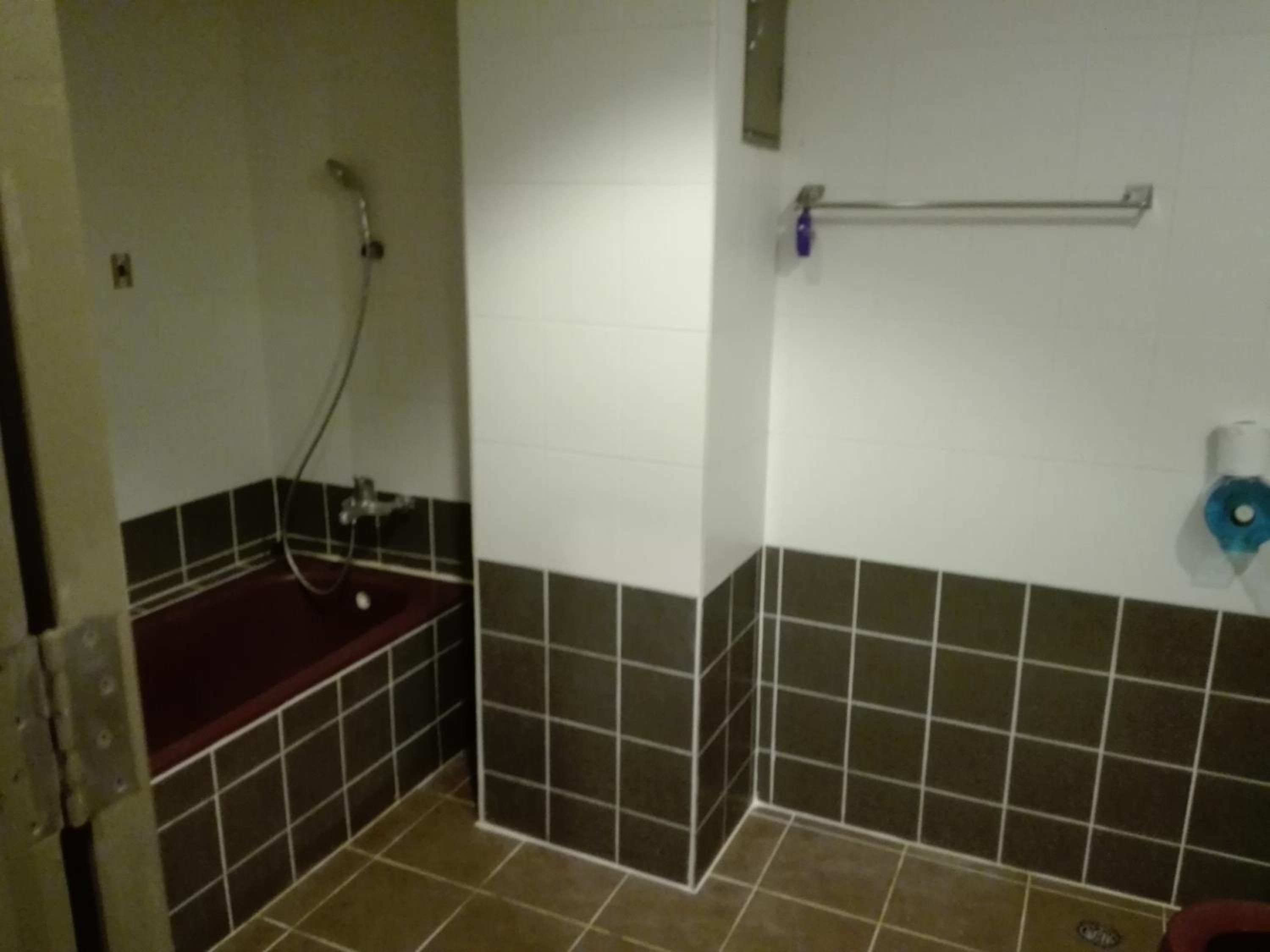 Standard Twin Room - Photo 10