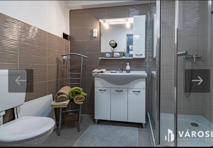 Family Room with Bathroom photo 1