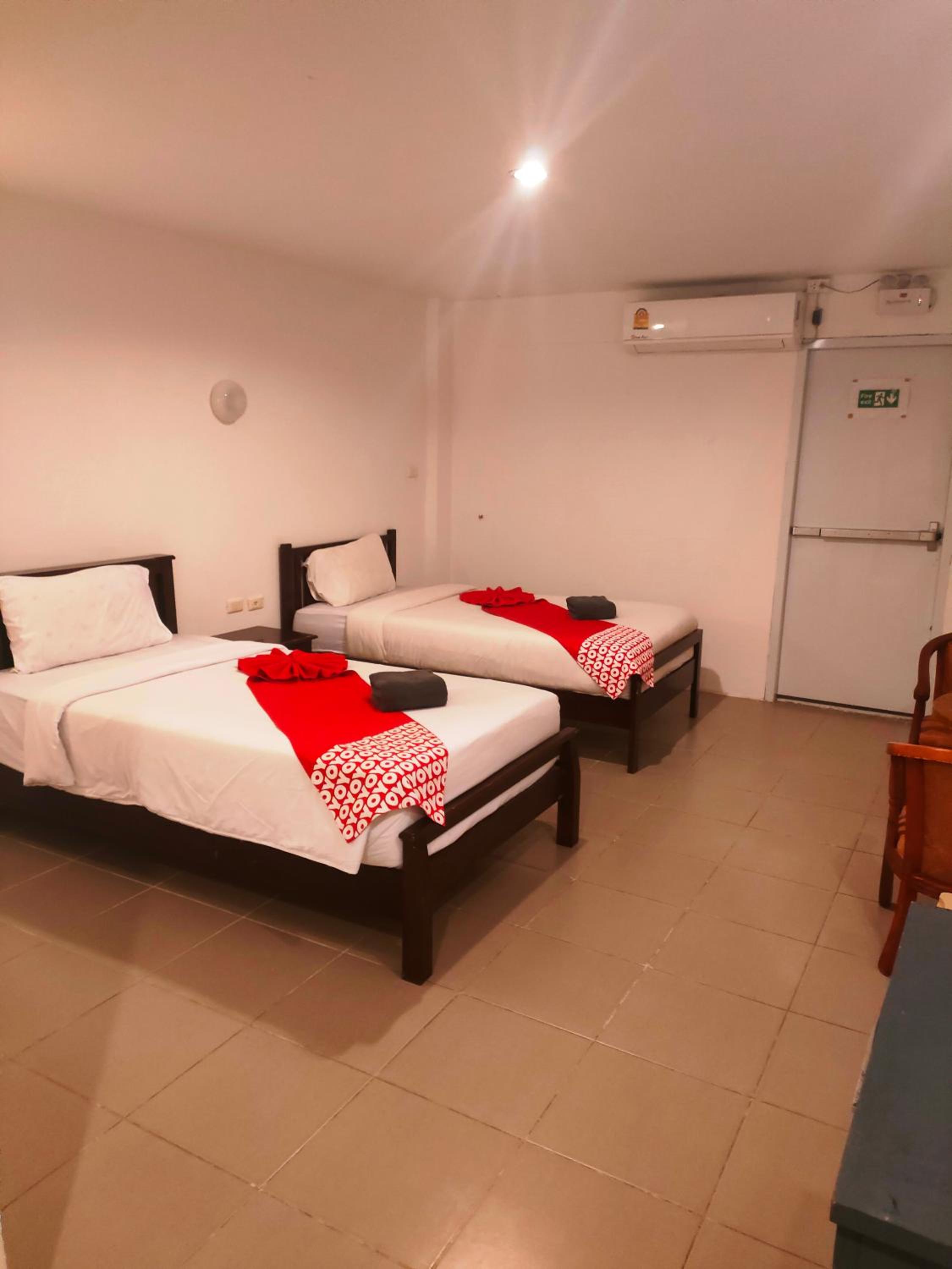 Standard Twin Room - Photo 6