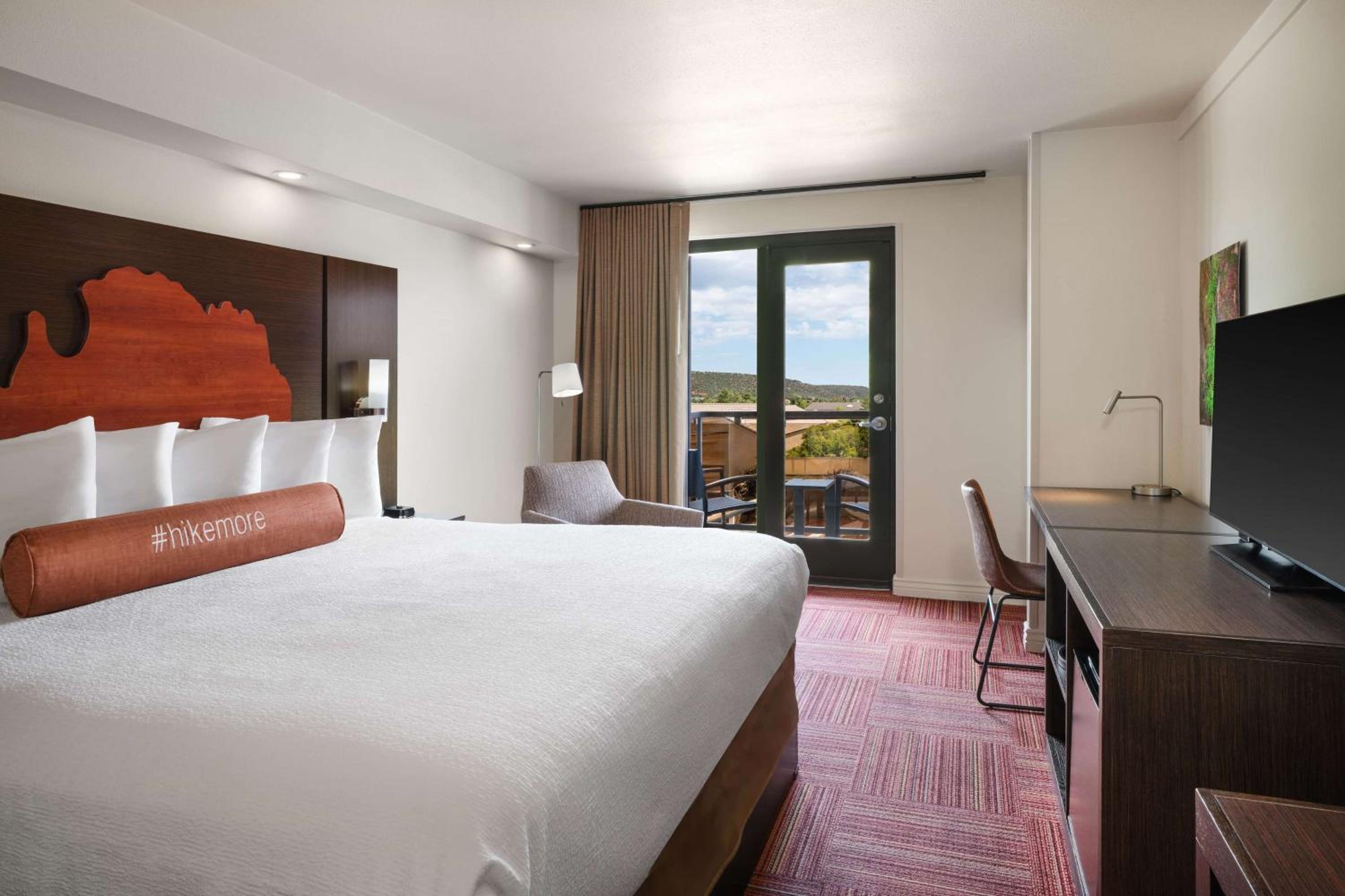King Room with View and Balcony - Upper Floor/Non-Smoking - Photo 3