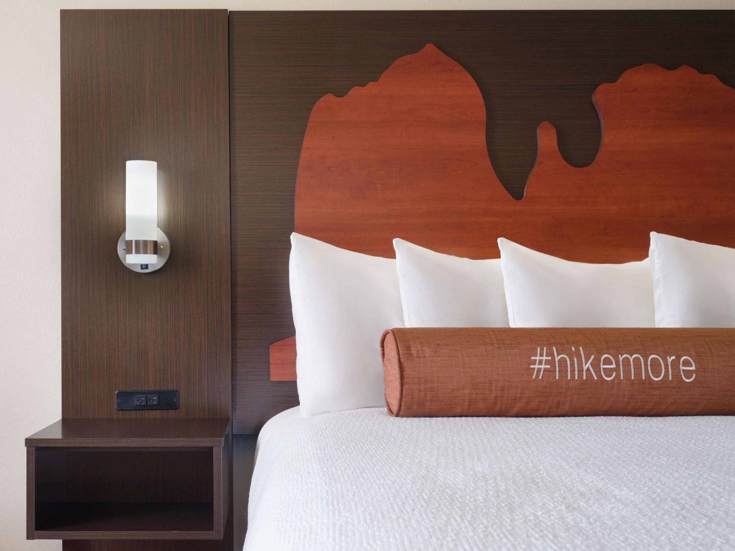 King Room with View and Balcony - Upper Floor/Non-Smoking - Photo 4