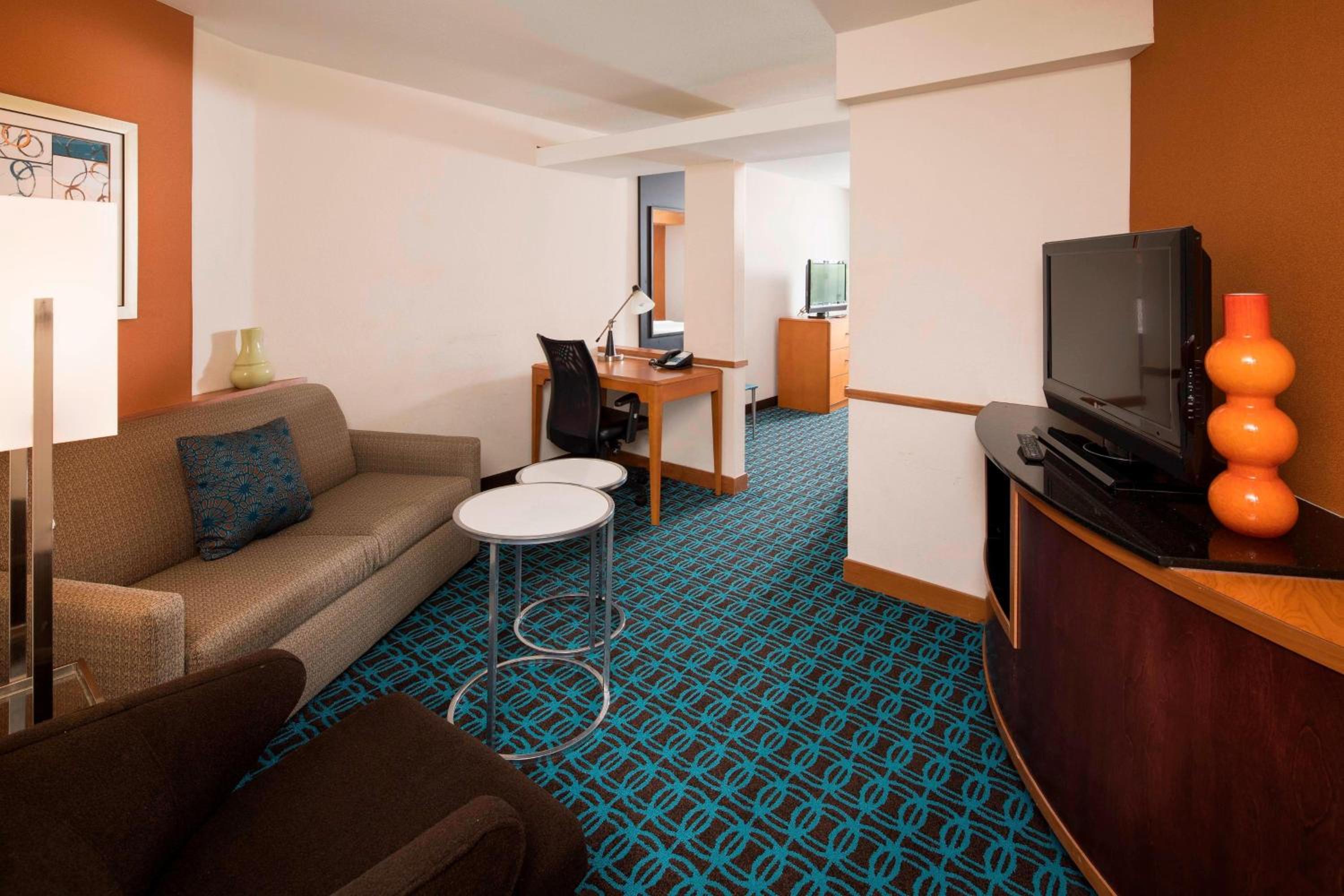 Studio with Two Queen Beds, Bathtub and Sofa Bed - Mobility Access/Hearing Accessible - Photo 1