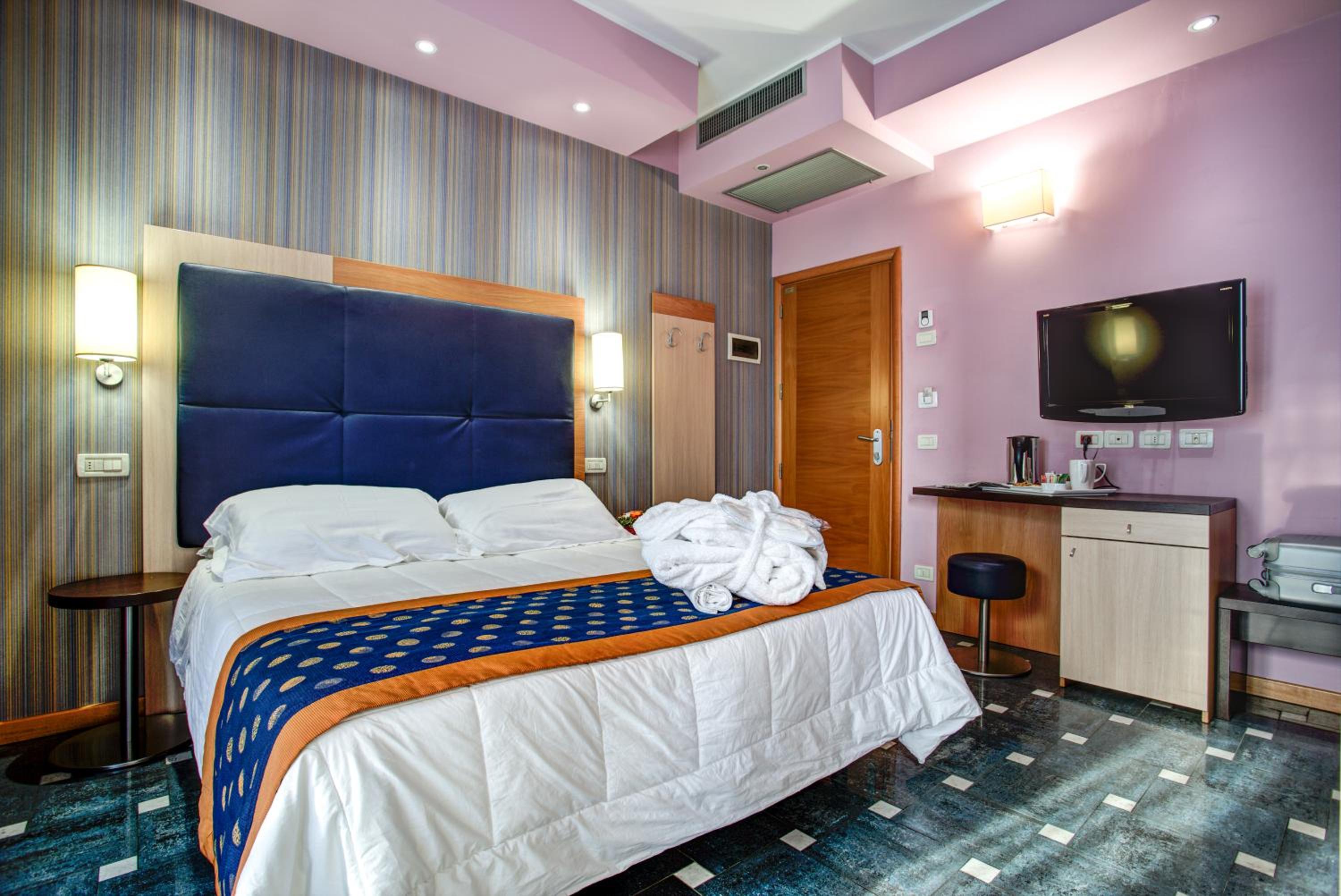 Superior Quadruple Room with Balcony  - Photo 7