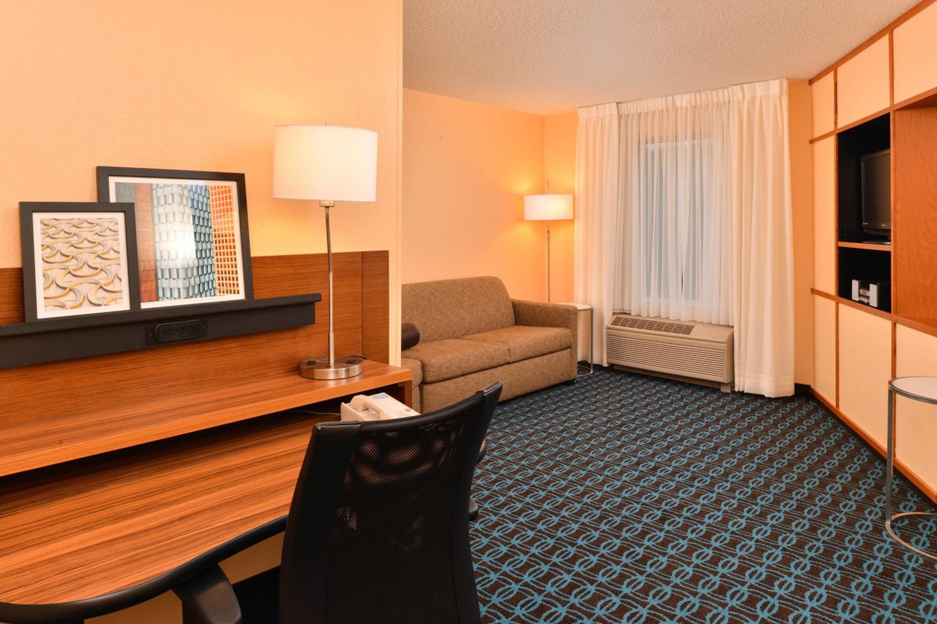 One-Bedroom King Suite with Sofa Bed - Photo 2
