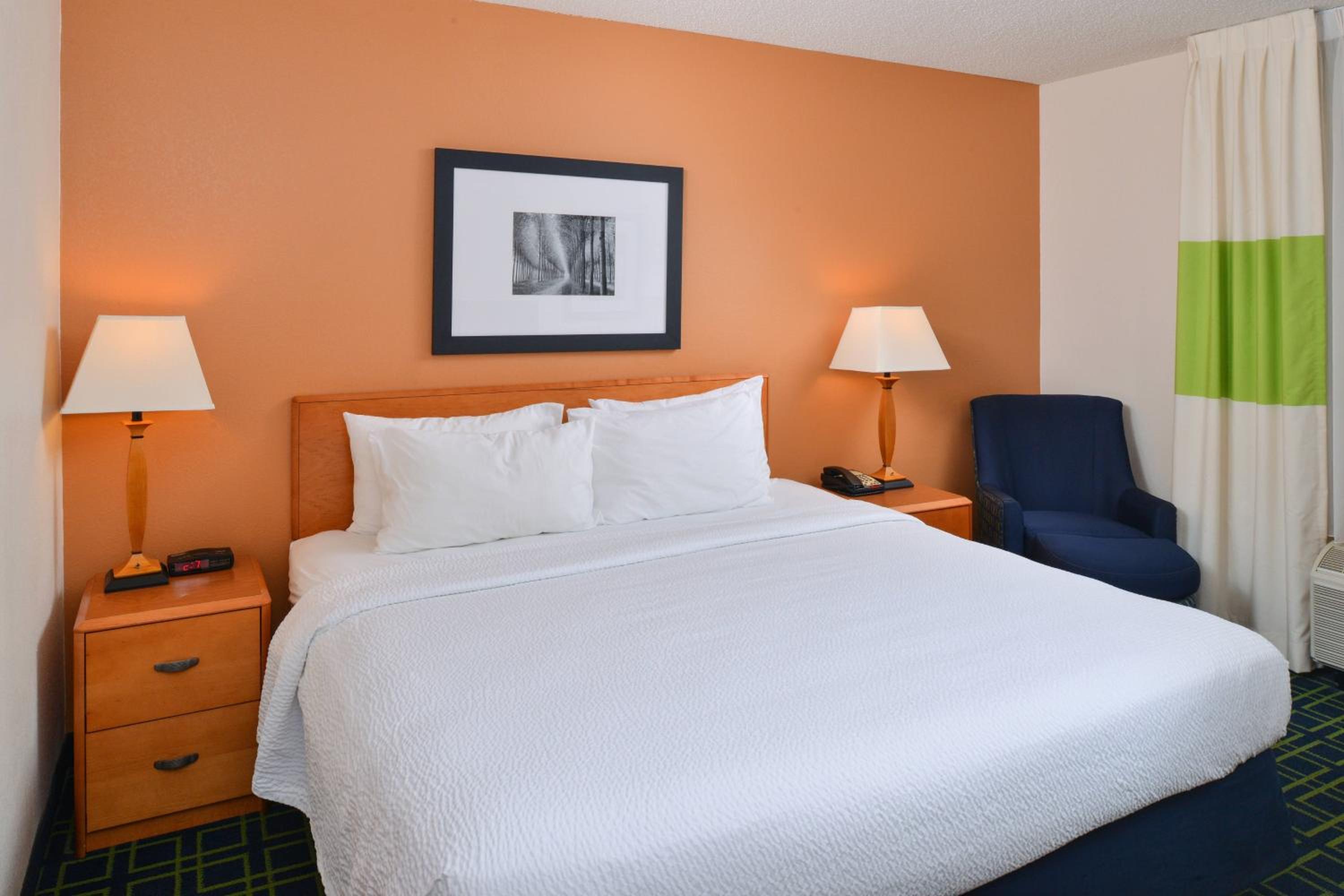 King Room - Hearing Accessible - Photo 4
