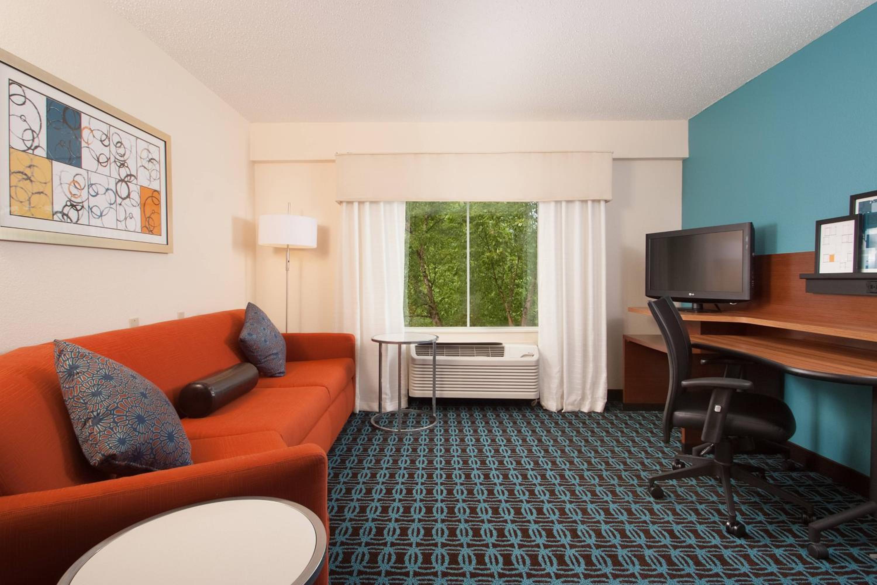 King Room with Sofa Bed and Adapted Tub - Mobility and Hearing Accessible - Photo 3